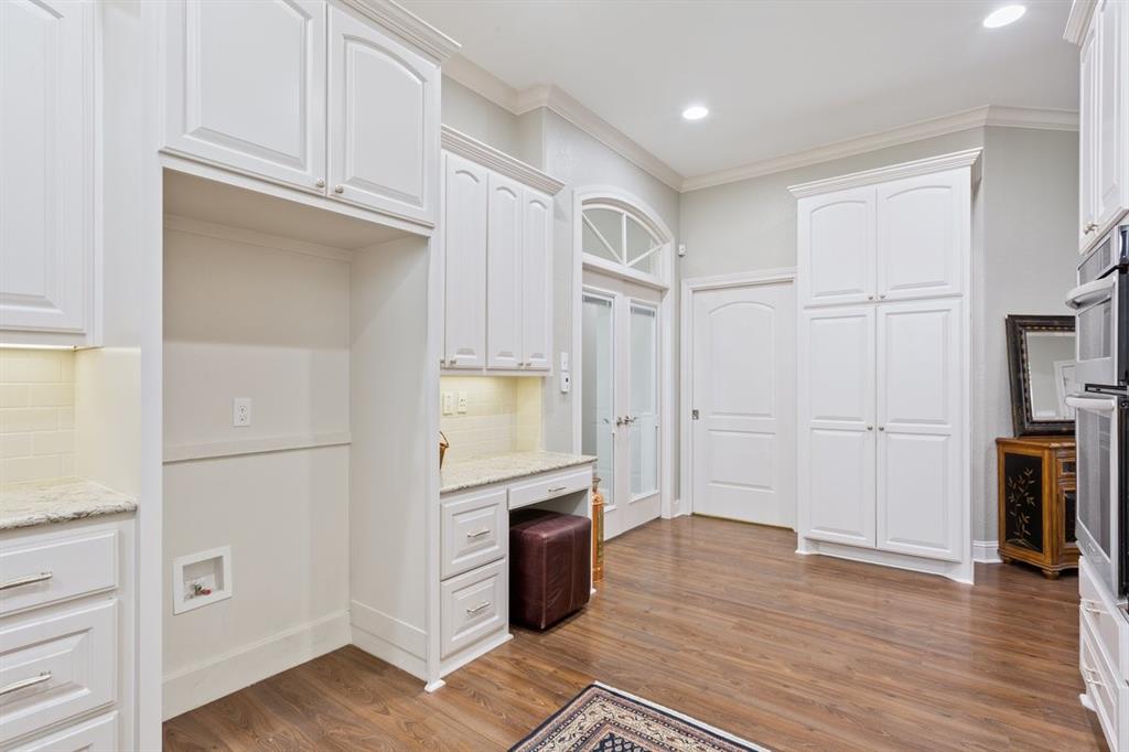 Woodway, Texas, 76712, United States, 3 Bedrooms Bedrooms, ,3 BathroomsBathrooms,Residential,For Sale,1927534