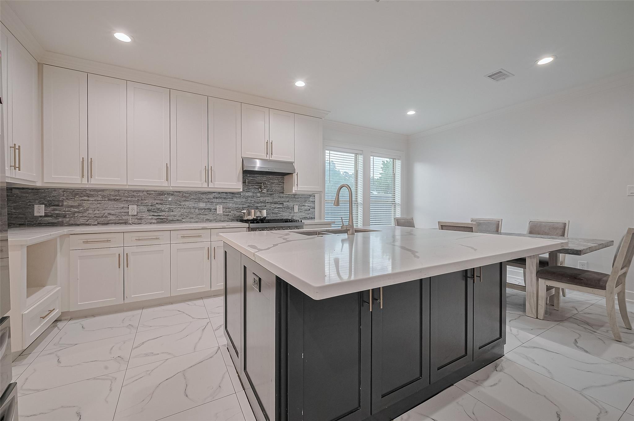 Houston, Texas, 77088, United States, 5 Bedrooms Bedrooms, ,5 BathroomsBathrooms,Residential,For Sale,1974998