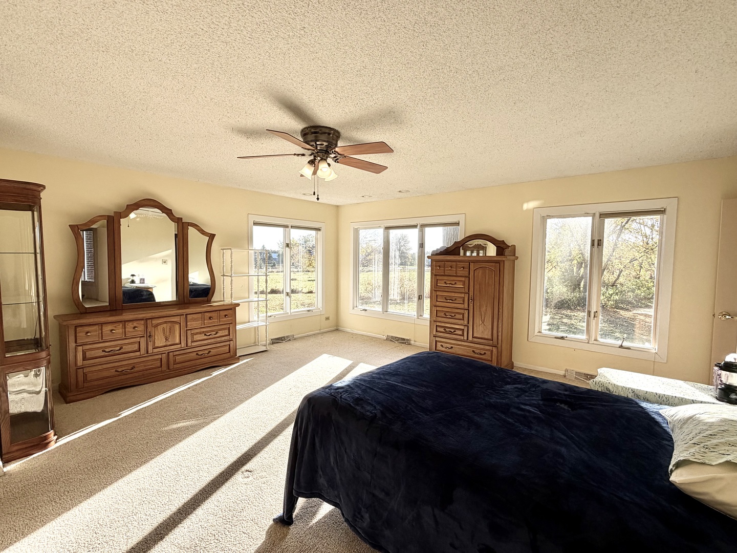 Sycamore, Illinois, 60178, United States, 4 Bedrooms Bedrooms, ,3 BathroomsBathrooms,Residential,For Sale,1988163