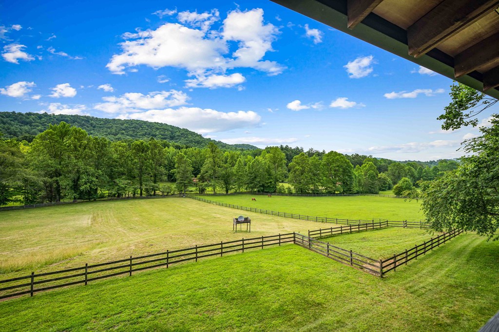 Blue Ridge, Georgia, 30513, United States, 3 Bedrooms Bedrooms, ,3 BathroomsBathrooms,Residential,For Sale,1974409