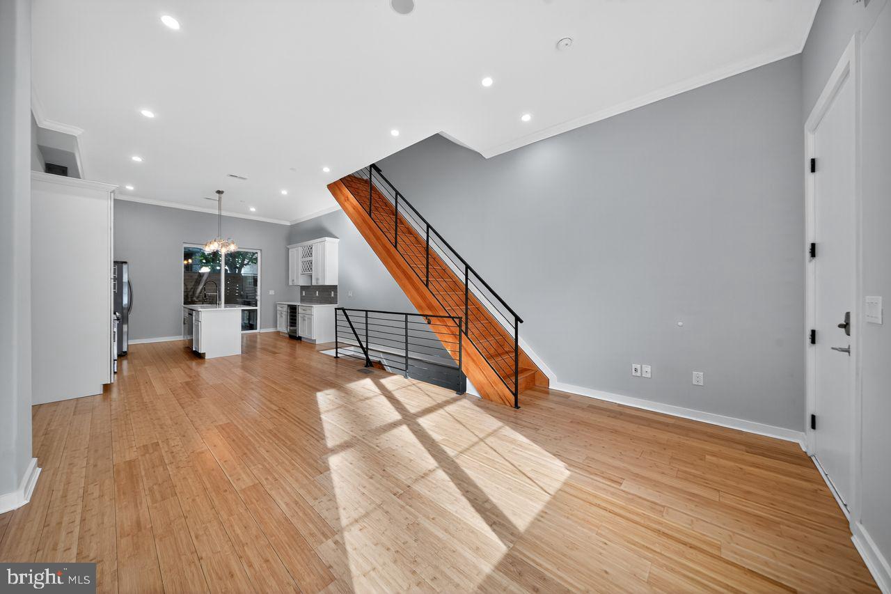 Philadelphia, Pennsylvania, 19146, United States, 4 Bedrooms Bedrooms, ,3 BathroomsBathrooms,Residential,For Sale,1960964