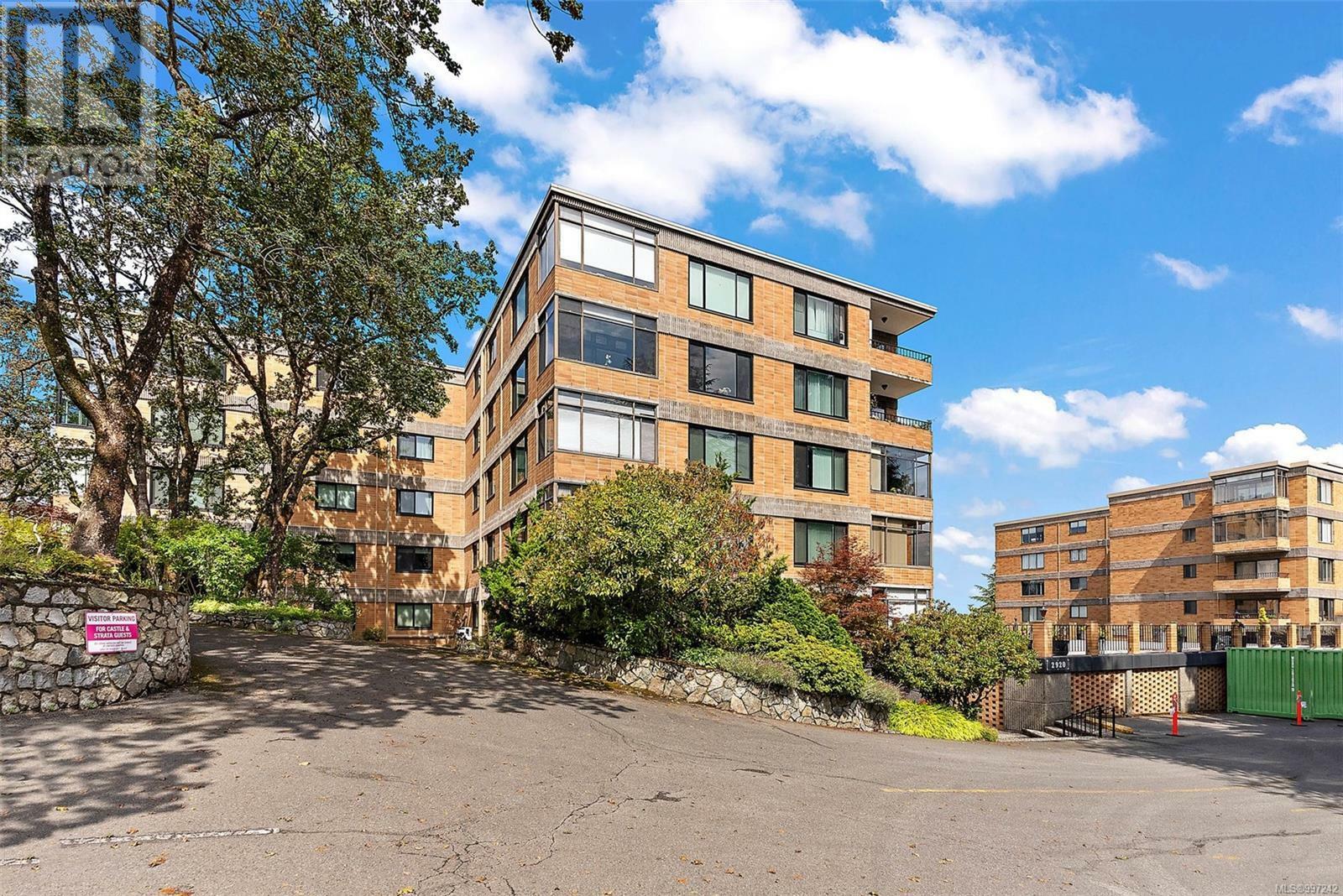 VICTORIA, British Columbia, V8T 3S7, CA, 2 Bedrooms Bedrooms, ,2 BathroomsBathrooms,Residential,For Sale,1875643