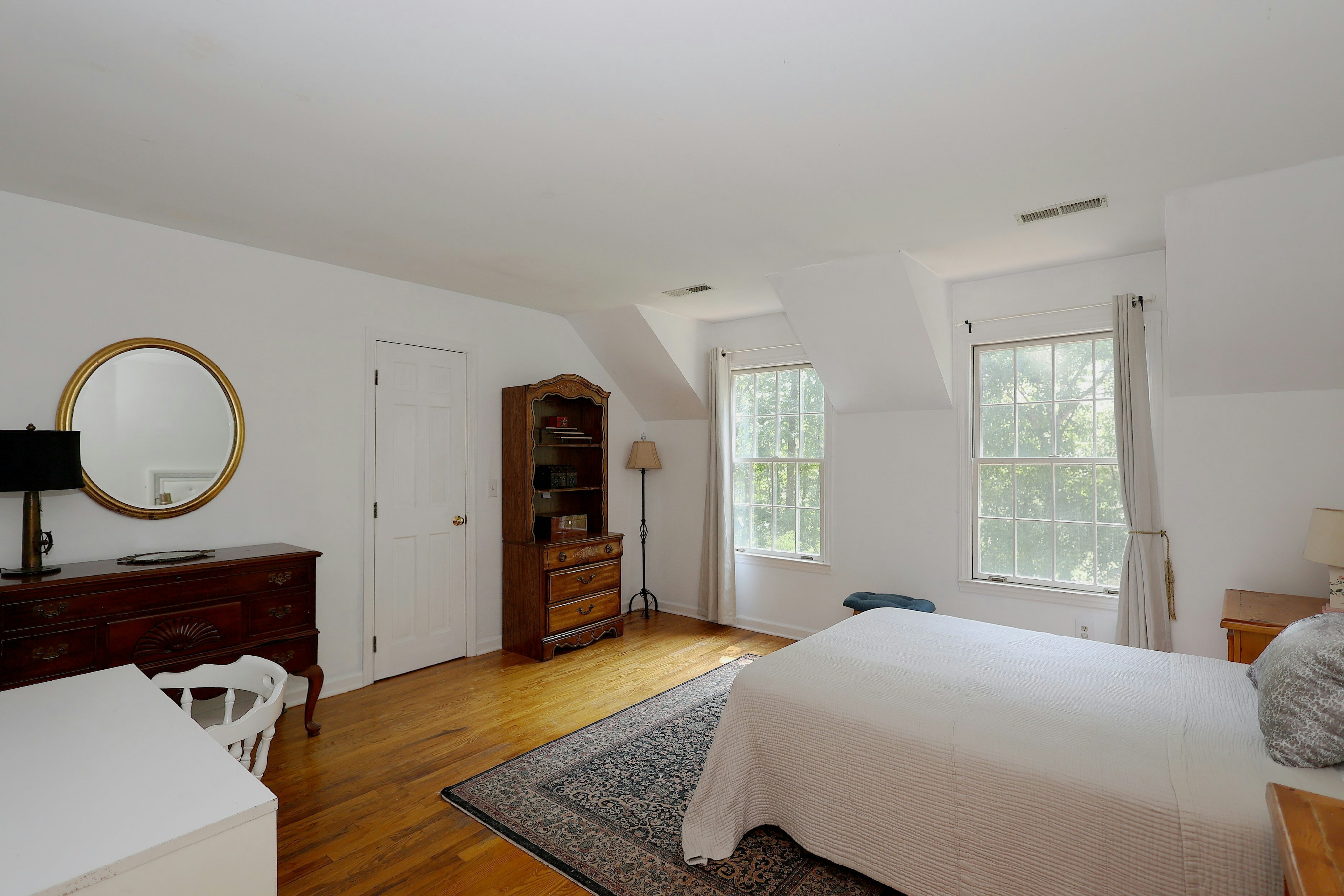  Expansive West Redding Colonial - 物件實景