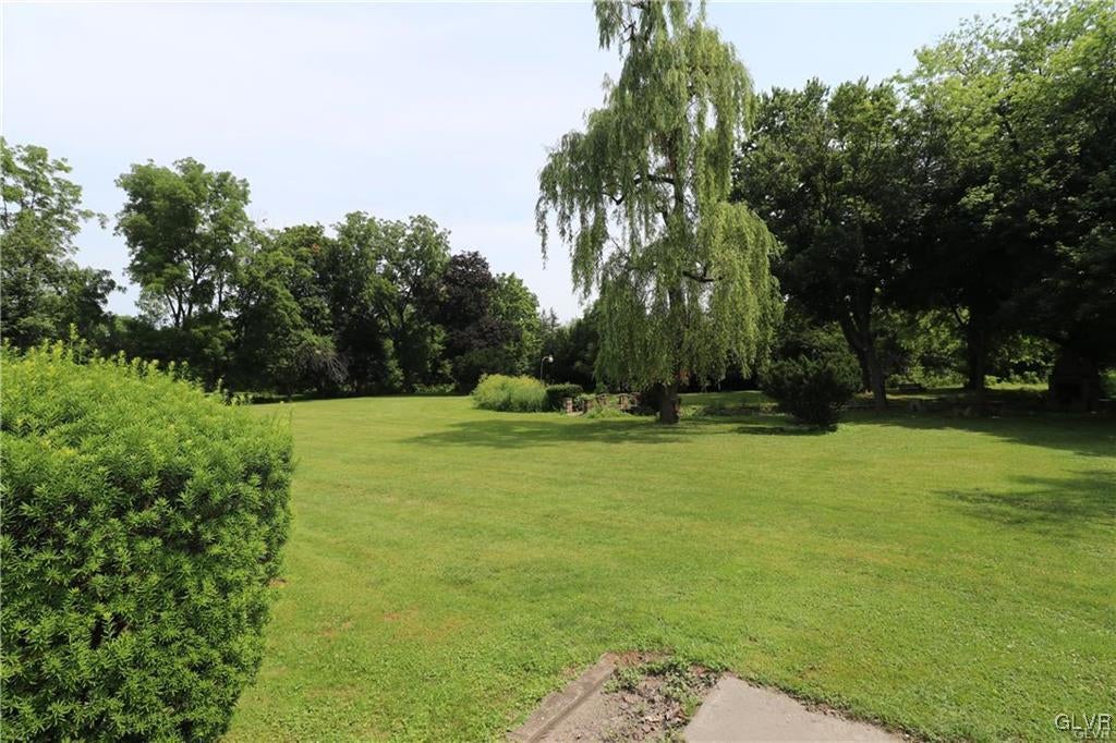 Whitehall Twp, Pennsylvania, 18052, United States, 6 Bedrooms Bedrooms, ,4 BathroomsBathrooms,Residential,For Sale,1931733