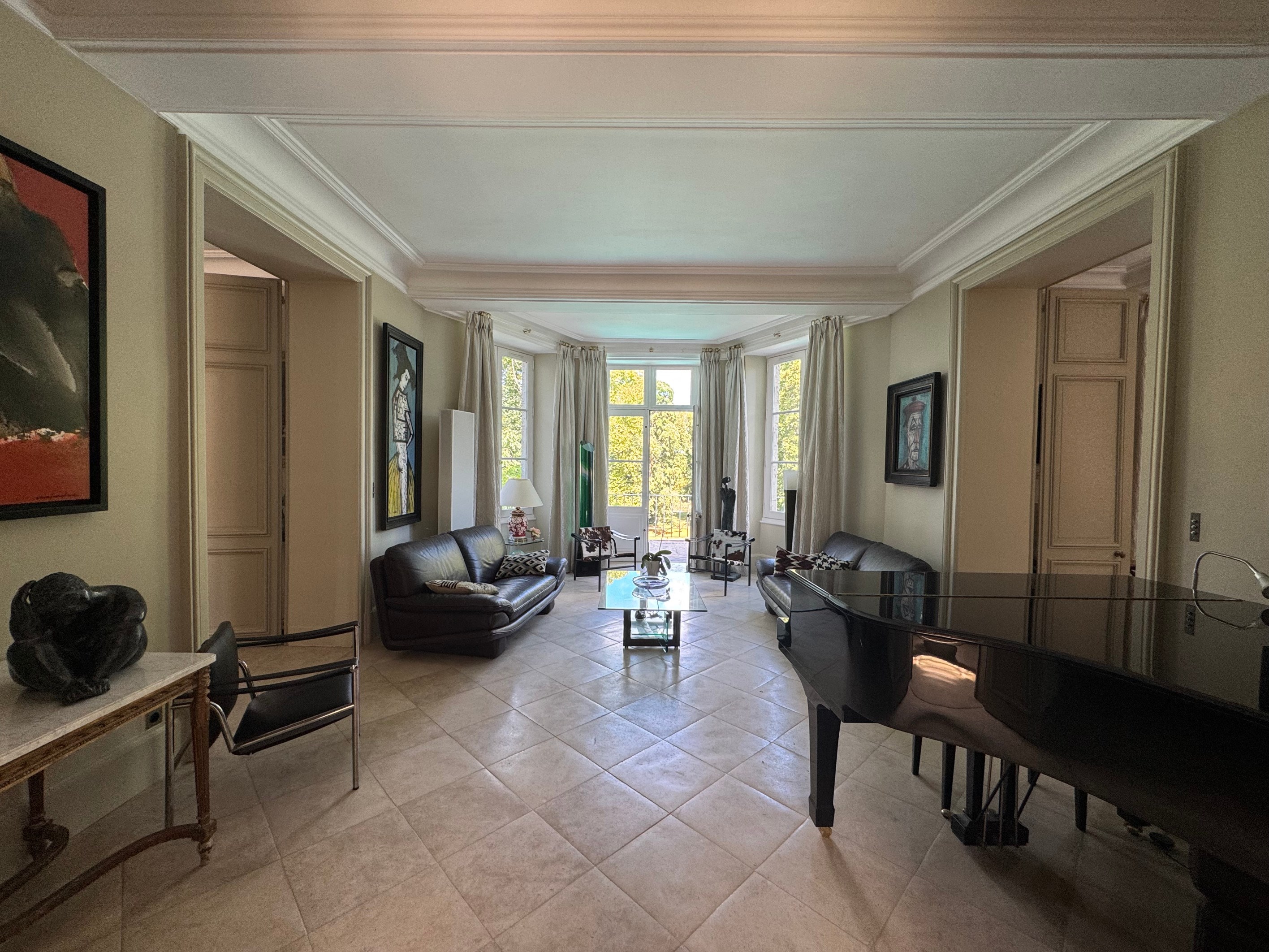  For Sale – Magnificent Riverside Home with Park and Swimming Pool - 物件實景