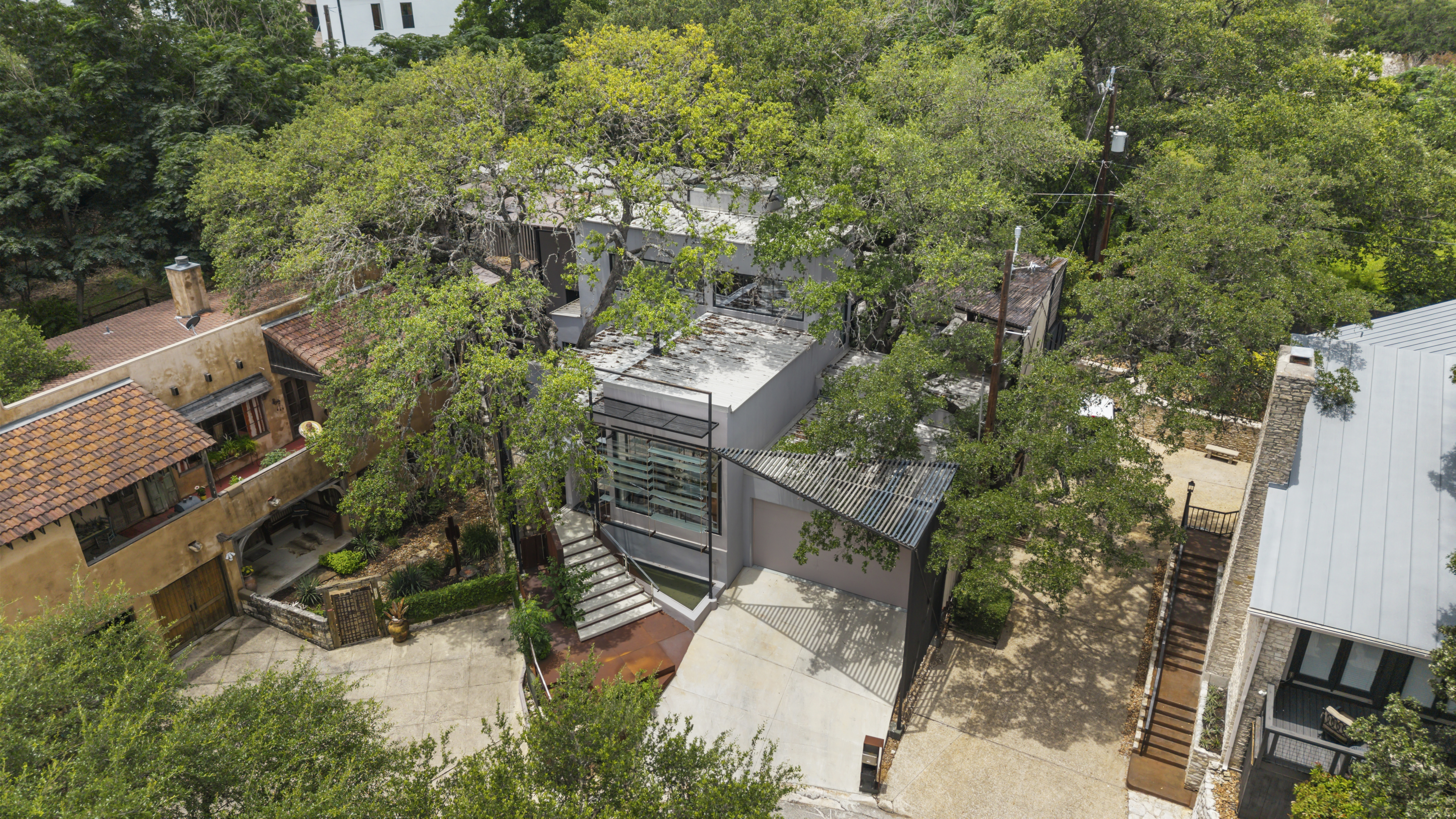  Architectural Masterpiece in Oak Hills - 物件實景