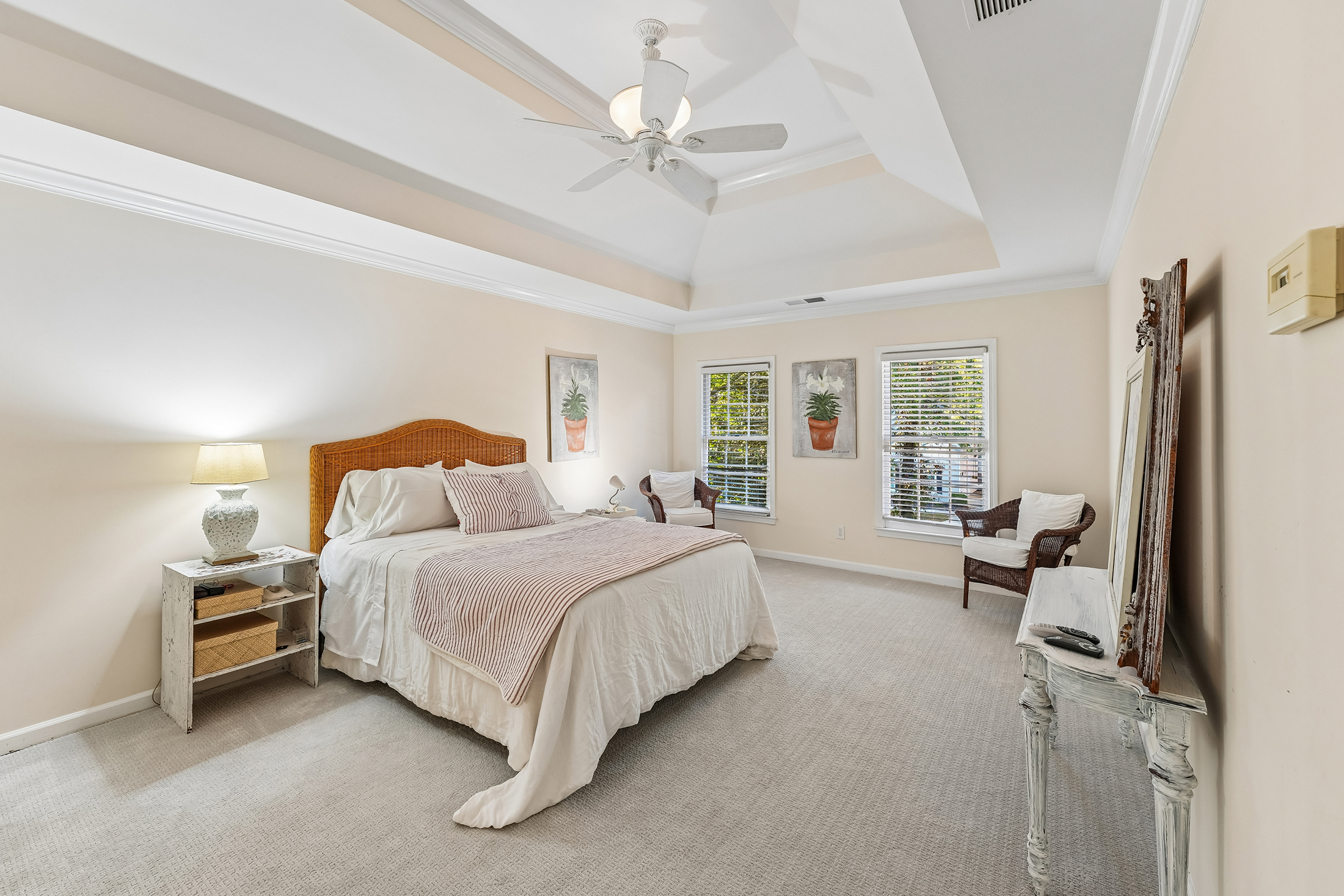  Beautiful, Renovated Daylight Basement Home on Exceptional Lot - 物件實景