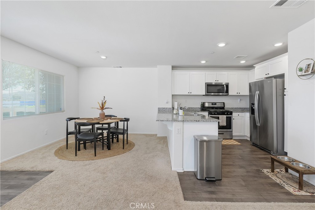 Murrieta, California, 92563, United States, 3 Bedrooms Bedrooms, ,3 BathroomsBathrooms,Residential,For Sale,1946900