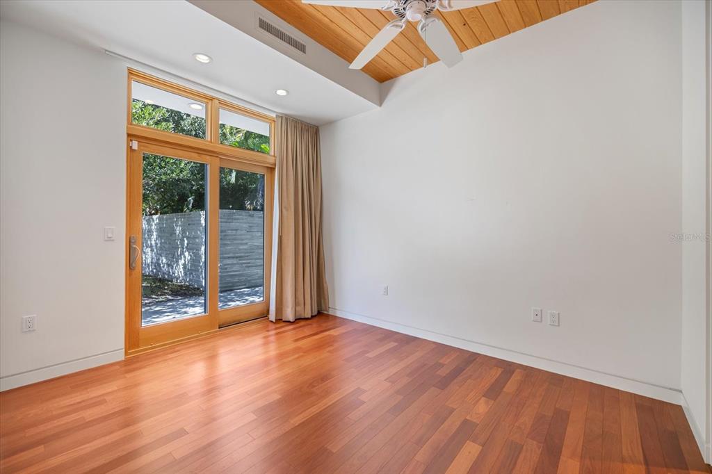 Sarasota, Florida, 34239, United States, 4 Bedrooms Bedrooms, ,5 BathroomsBathrooms,Residential,For Sale,1988202