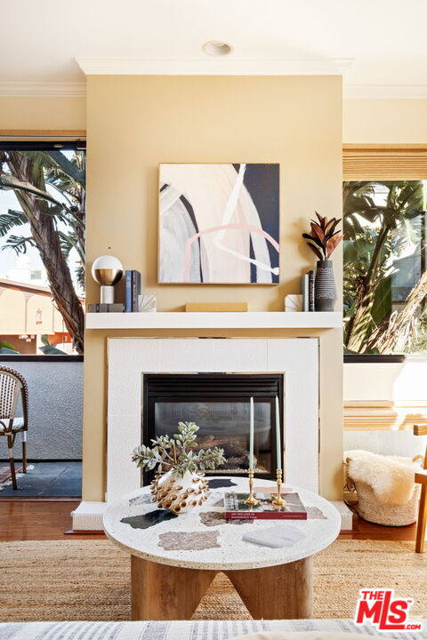 Los Angeles, California, 90034, United States, 2 Bedrooms Bedrooms, ,3 BathroomsBathrooms,Residential,For Sale,1991058