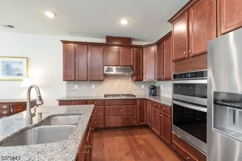 Florham Park Boro, New Jersey, 07932, United States, 2 Bedrooms Bedrooms, ,3 BathroomsBathrooms,Residential,For Sale,1917445
