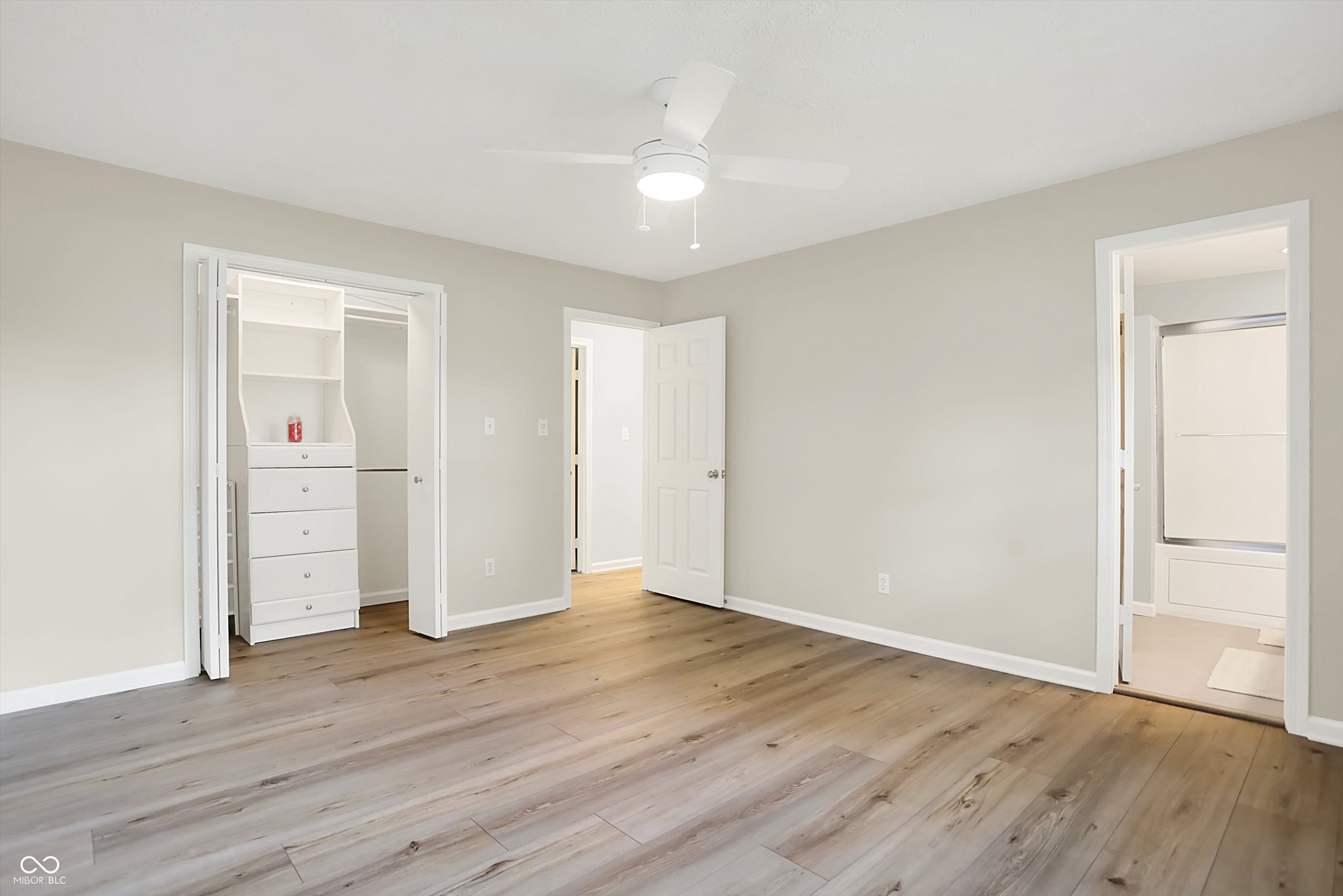 Zionsville, Indiana, 46077, United States, 3 Bedrooms Bedrooms, ,3 BathroomsBathrooms,Residential,For Sale,1975998