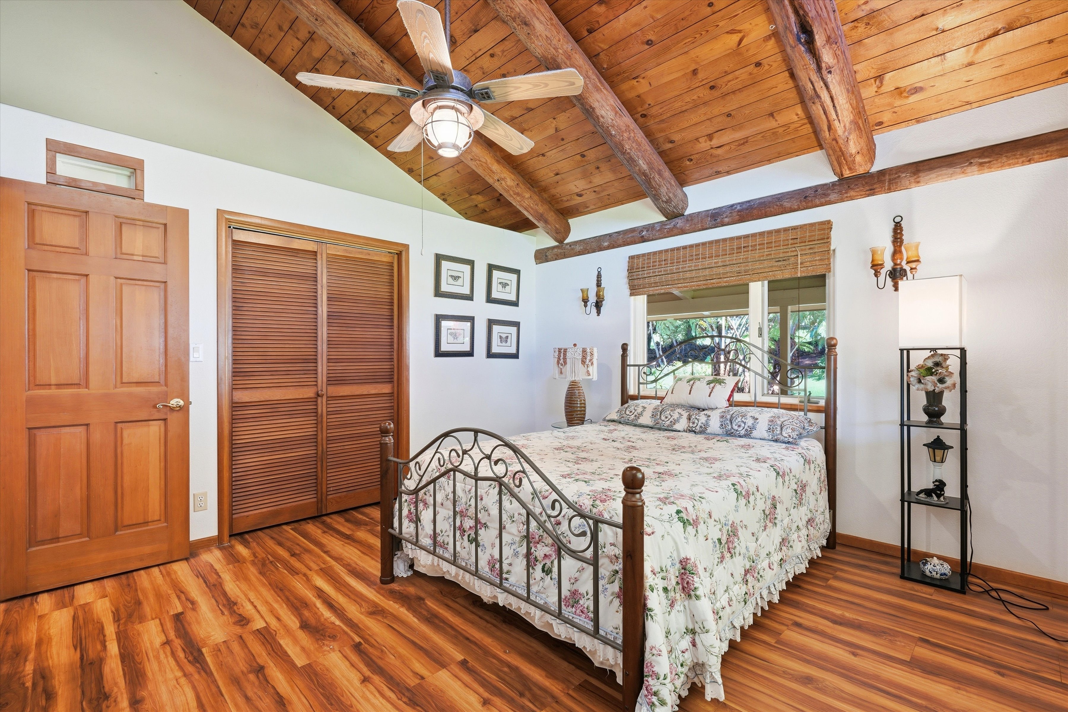  Single-level home on 2.5 fully fenced and gated acres - 物件實景
