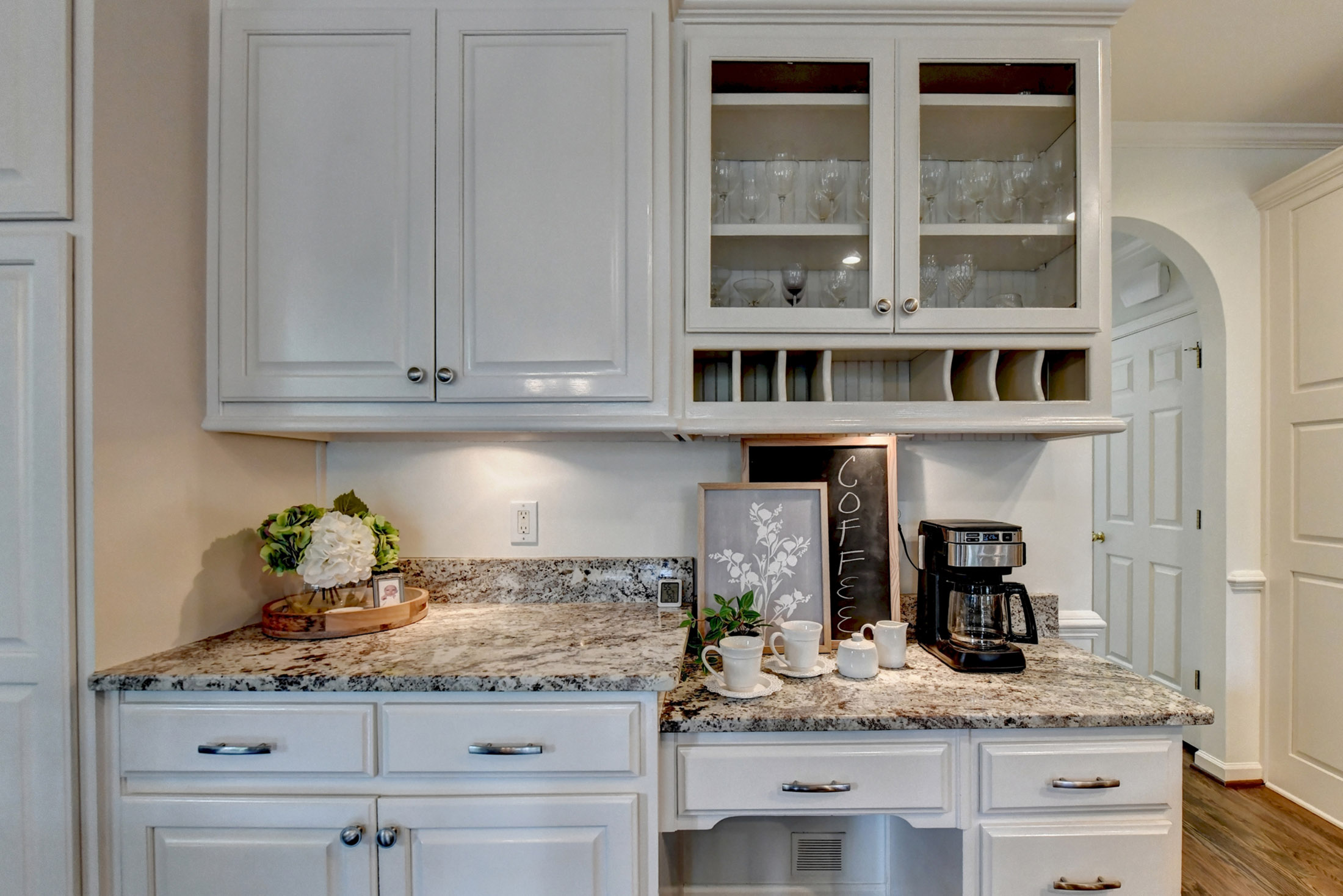  Stunning, Fully Renovated Glen Abbey Home Nestled in the Heart of Alpharetta - 物件實景