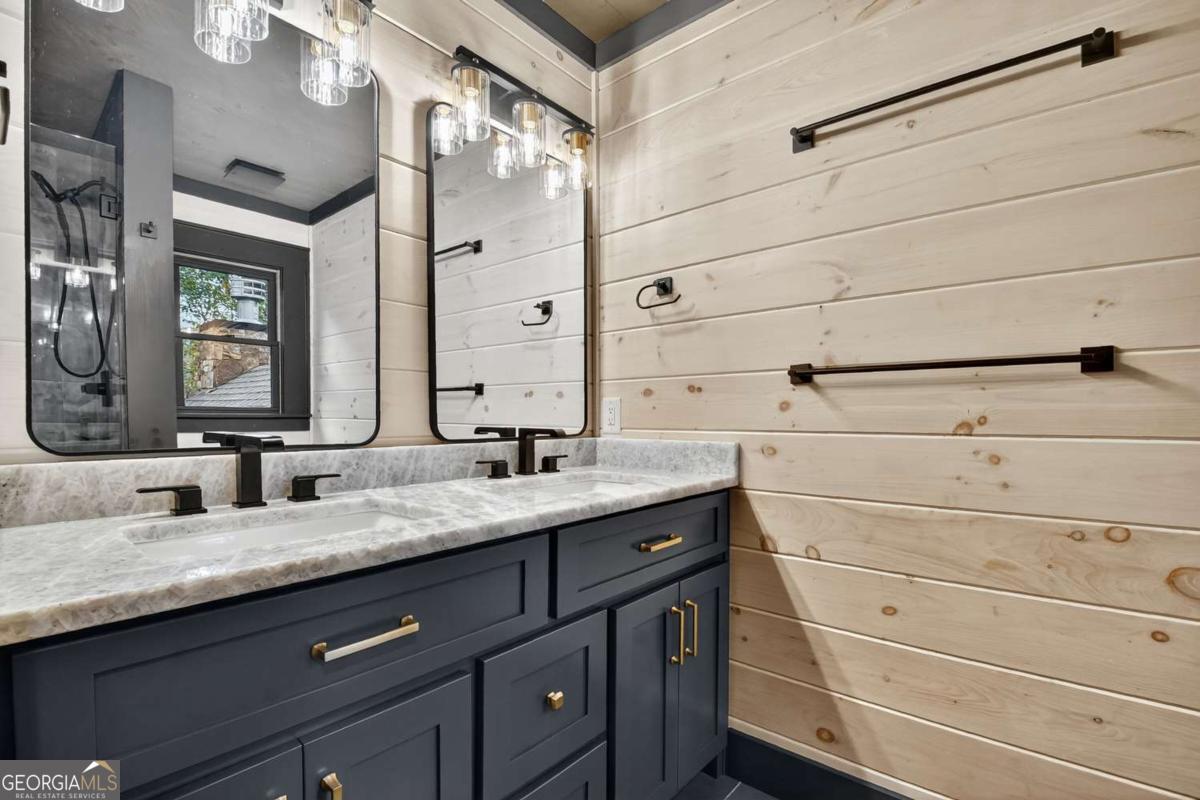 Mineral Bluff, Georgia, 30559, United States, 6 Bedrooms Bedrooms, ,3 BathroomsBathrooms,Residential,For Sale,1989738