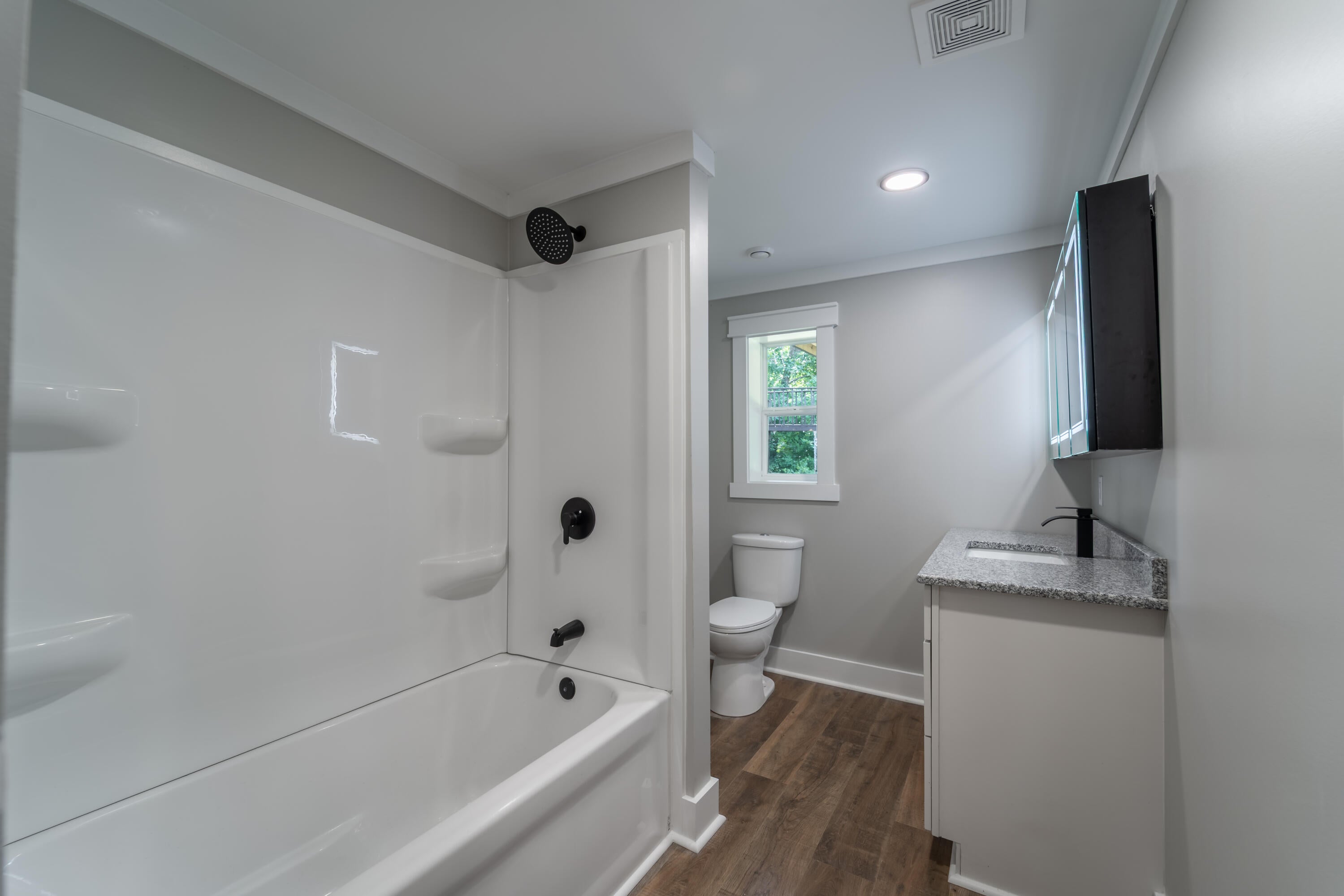 Berea, Kentucky, 40403, United States, 4 Bedrooms Bedrooms, ,4 BathroomsBathrooms,Residential,For Sale,1979235