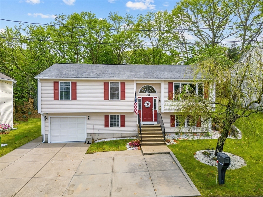 Cumberland, Rhode Island, 02864, United States, 4 Bedrooms Bedrooms, ,2 BathroomsBathrooms,Residential,For Sale,2040279