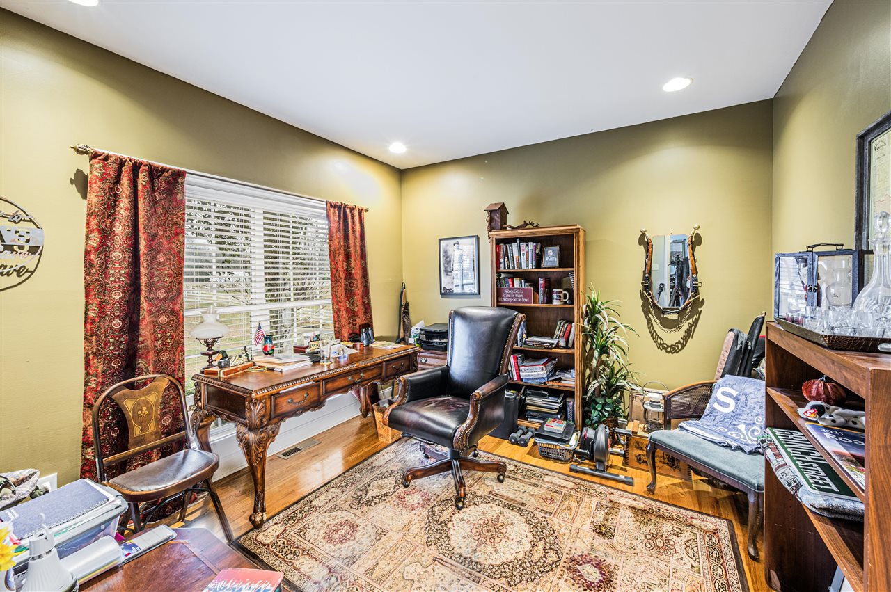 Scottsville, Kentucky, 42164, United States, 4 Bedrooms Bedrooms, ,4 BathroomsBathrooms,Residential,For Sale,2001662