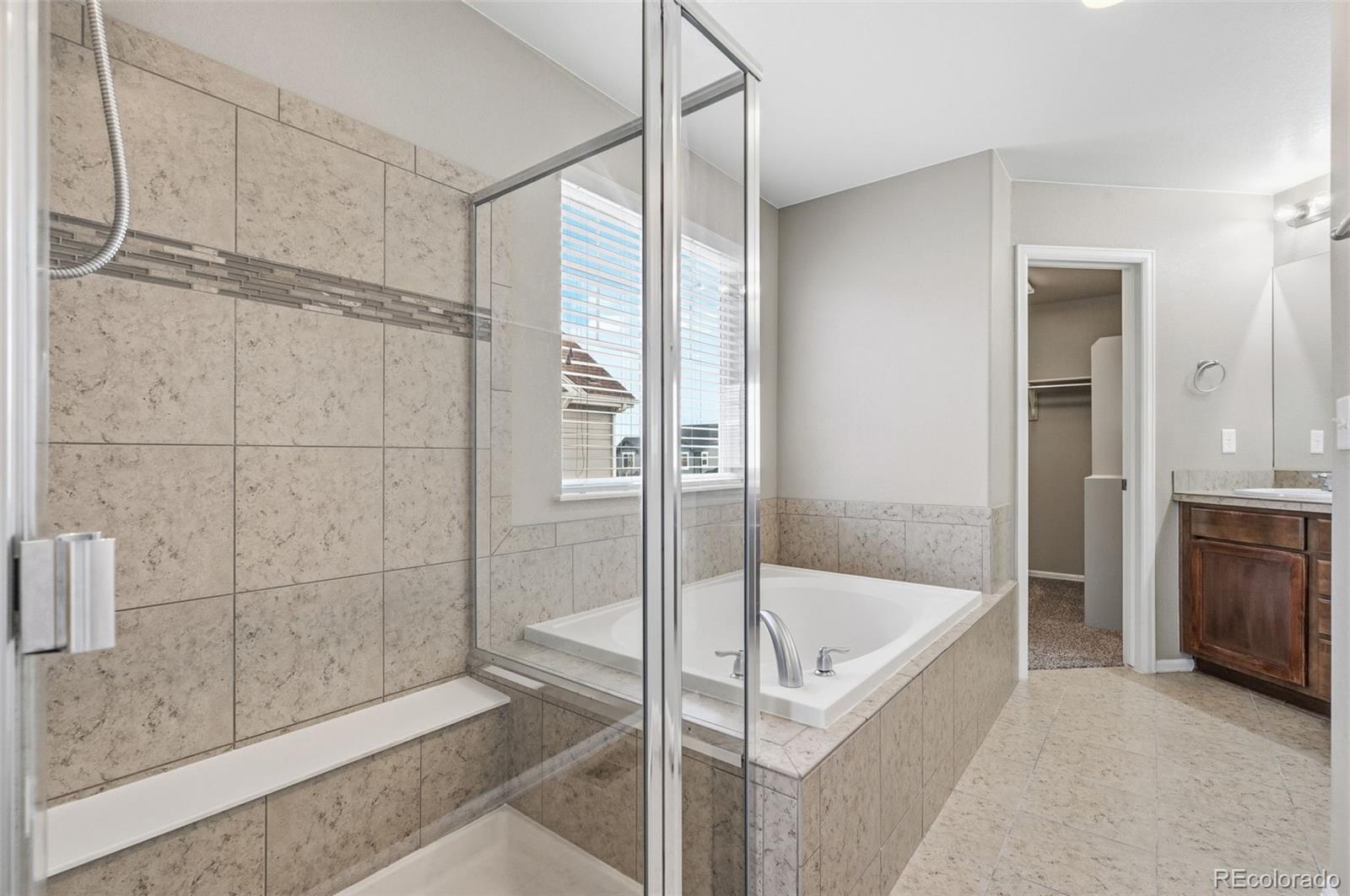 Aurora, Colorado, 80016, United States, 5 Bedrooms Bedrooms, ,3 BathroomsBathrooms,Residential,For Sale,1995144