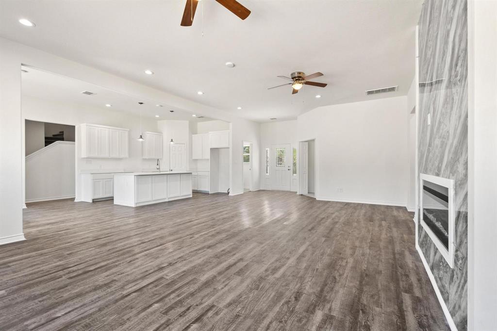 Petty, Texas, 75470, United States, 4 Bedrooms Bedrooms, ,4 BathroomsBathrooms,Residential,For Sale,1921073