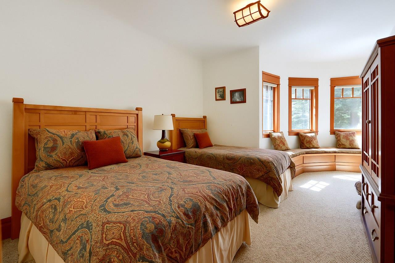 Yosemite West, California, 95389, United States, 3 Bedrooms Bedrooms, ,2 BathroomsBathrooms,Residential,For Sale,2005535