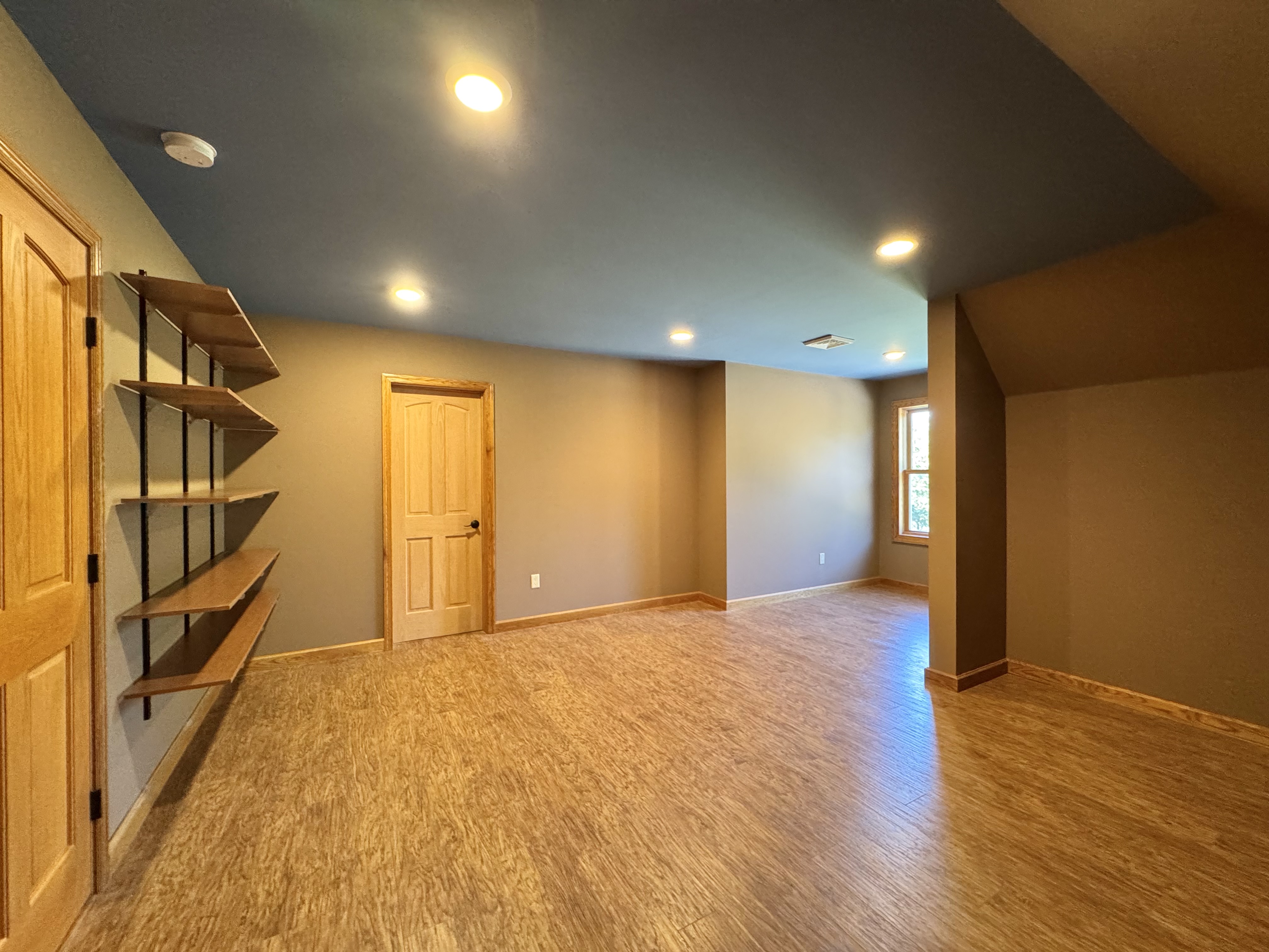 Catskill, New York, 12414, United States, 4 Bedrooms Bedrooms, ,3 BathroomsBathrooms,Residential,For Sale,1977487