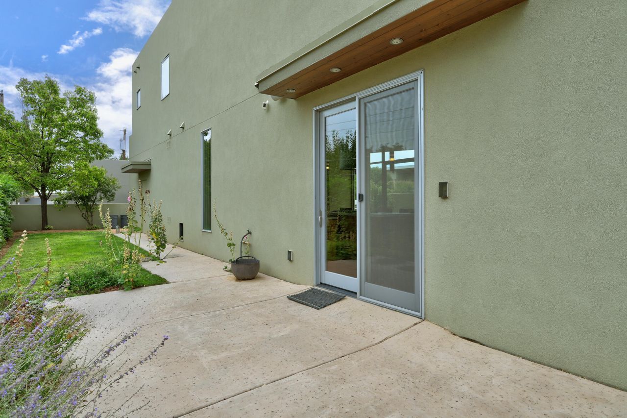 Albuquerque, New Mexico, 87104, United States, 4 Bedrooms Bedrooms, ,4 BathroomsBathrooms,Residential,For Sale,1940748