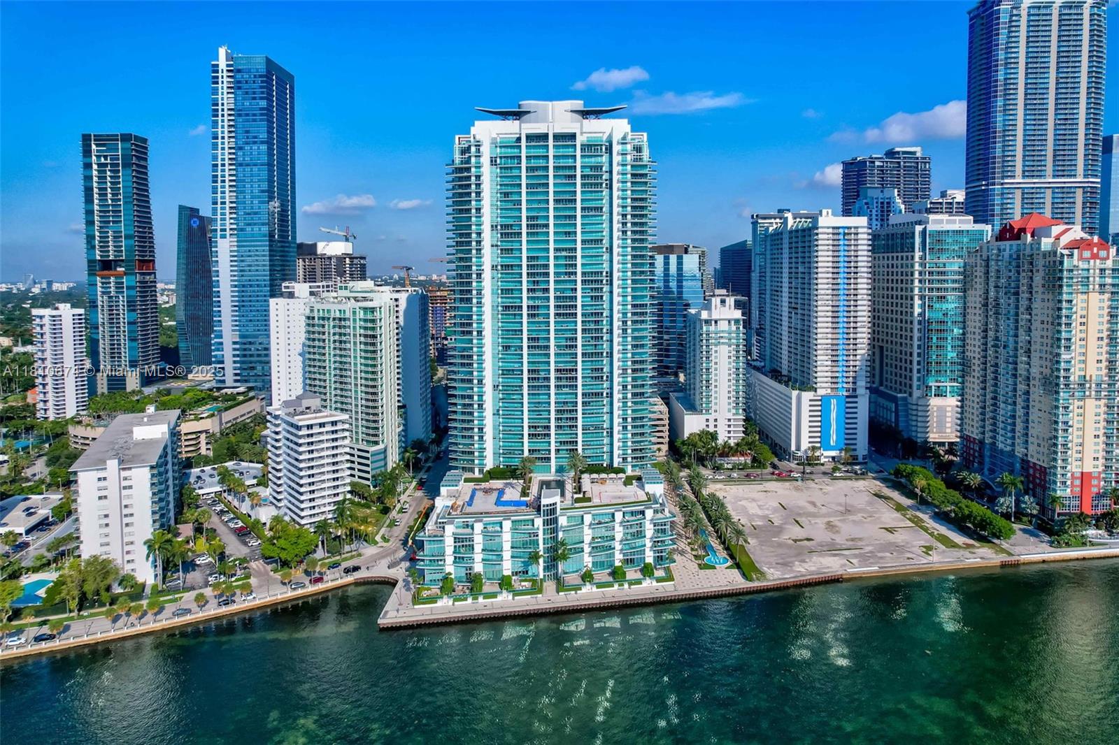 Miami, Florida, 33131, United States, 1 Bedroom Bedrooms, ,1 BathroomBathrooms,Residential,For Sale,1837622