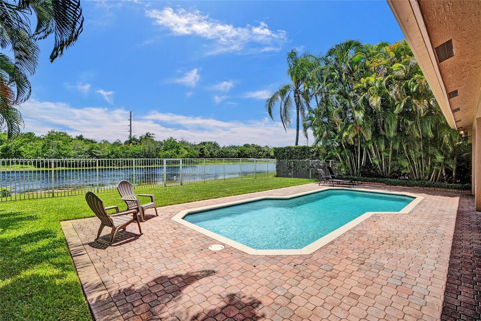 Weston, Florida, 33327, United States, 6 Bedrooms Bedrooms, ,4 BathroomsBathrooms,Residential,For Sale,1850132