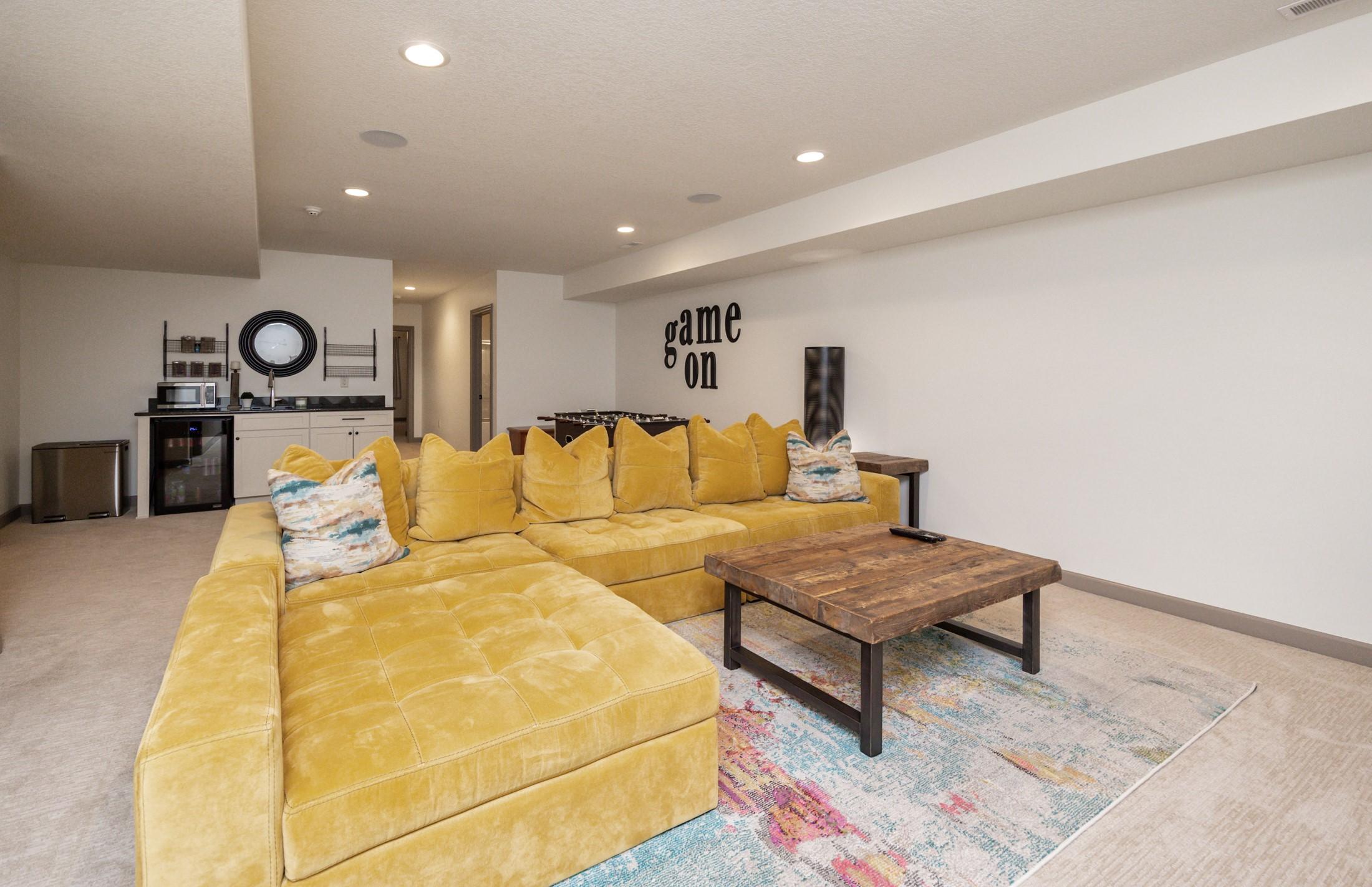 Johnston, Iowa, 50131, United States, 4 Bedrooms Bedrooms, ,4 BathroomsBathrooms,Residential,For Sale,1974668