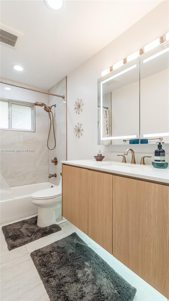 Hollywood, Florida, 33021, United States, 3 Bedrooms Bedrooms, ,2 BathroomsBathrooms,Residential,For Sale,2001683