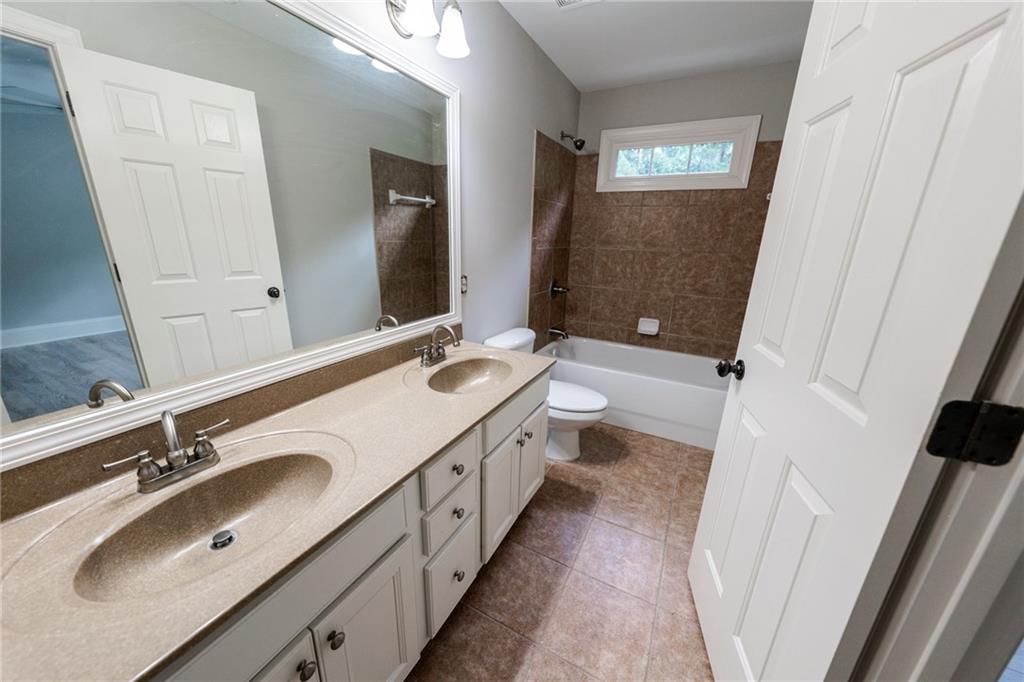 Cumming, Georgia, 30041, United States, 7 Bedrooms Bedrooms, ,4 BathroomsBathrooms,Residential,For Sale,1977332