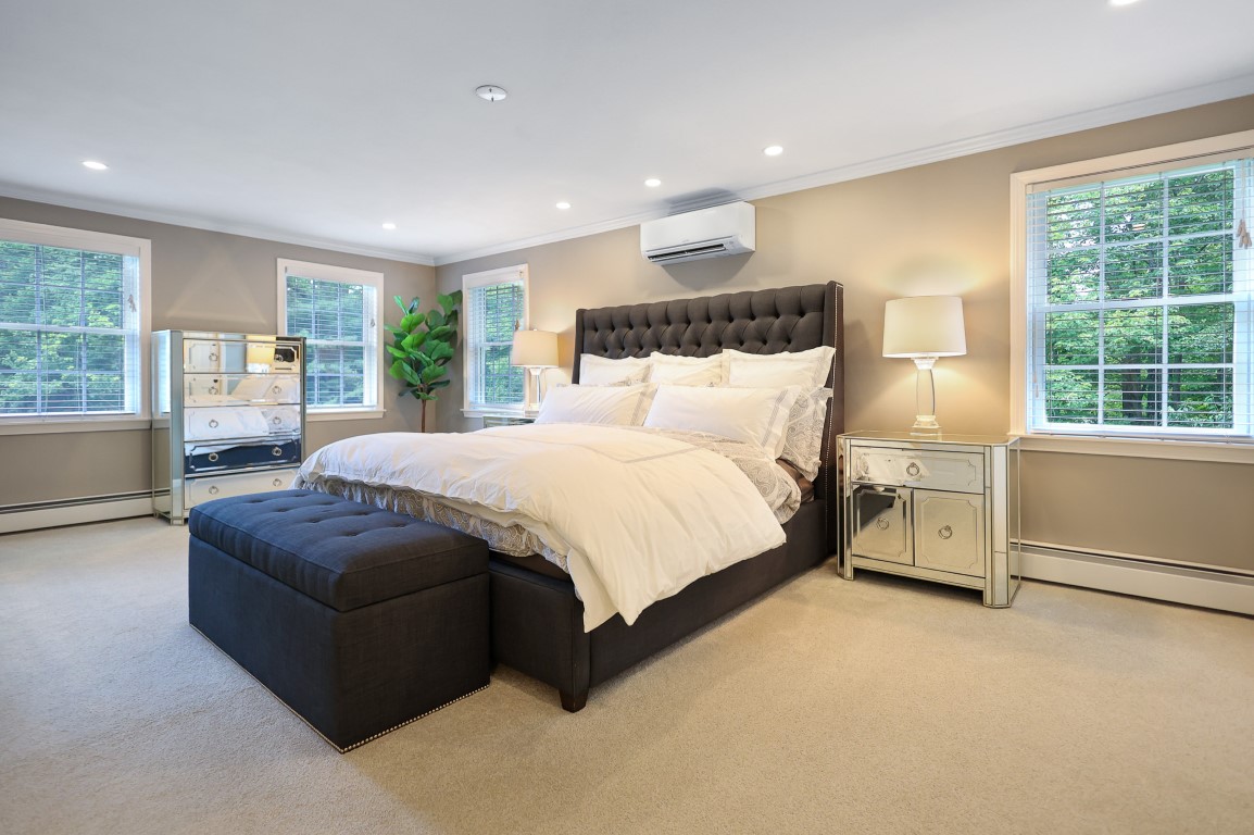 Derry, New Hampshire, 03038, United States, 3 Bedrooms Bedrooms, ,3 BathroomsBathrooms,Residential,For Sale,1886983