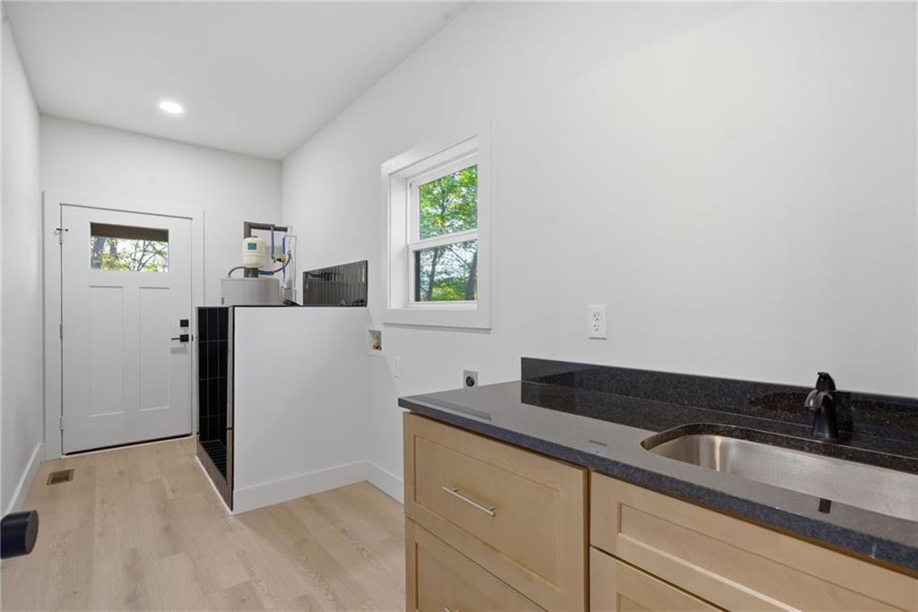 Ellijay, Georgia, 30540, United States, 3 Bedrooms Bedrooms, ,2 BathroomsBathrooms,Residential,For Sale,2038375