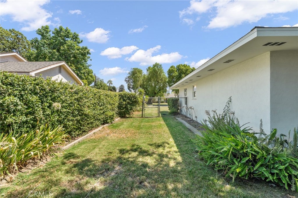 San Bernardino, California, 92405, United States, 3 Bedrooms Bedrooms, ,2 BathroomsBathrooms,Residential,For Sale,1931441