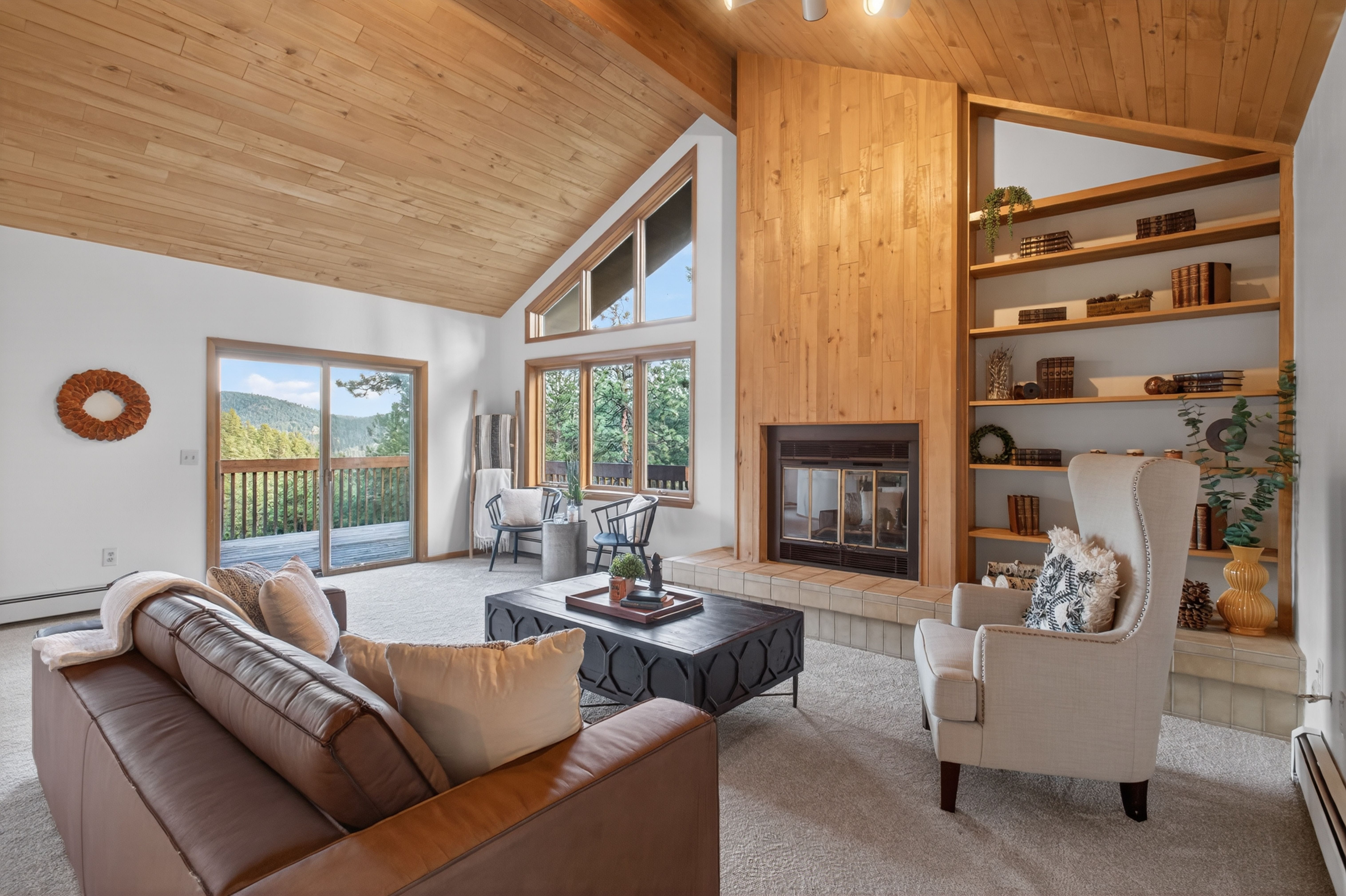  Ranch-style Custom Home on 1.16 Acre Sunny and Treed Lot in Genesee - 物件實景