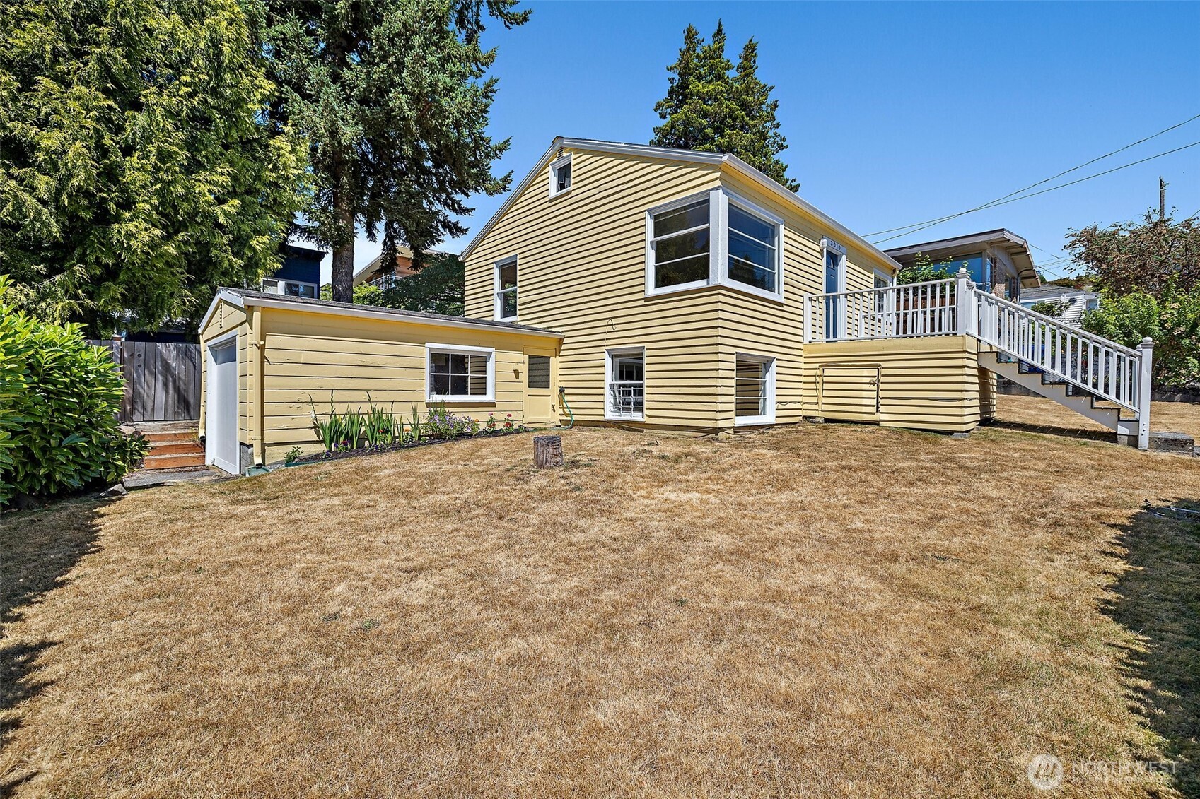 Seattle, Washington, 98199, United States, 2 Bedrooms Bedrooms, ,1 BathroomBathrooms,Residential,For Sale,1882851