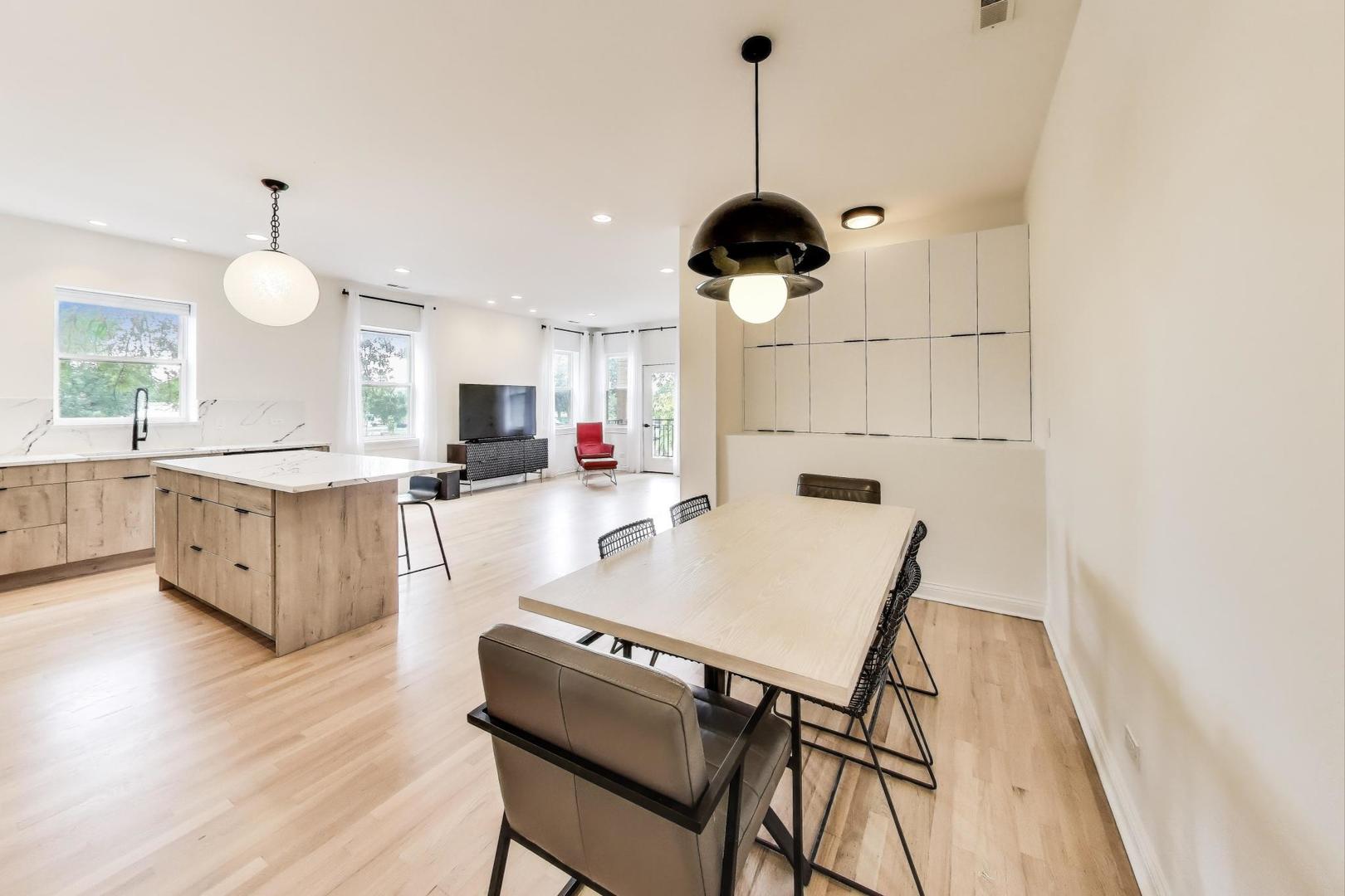 Chicago, Illinois, 60647, United States, 3 Bedrooms Bedrooms, ,2 BathroomsBathrooms,Residential,For Sale,1957515