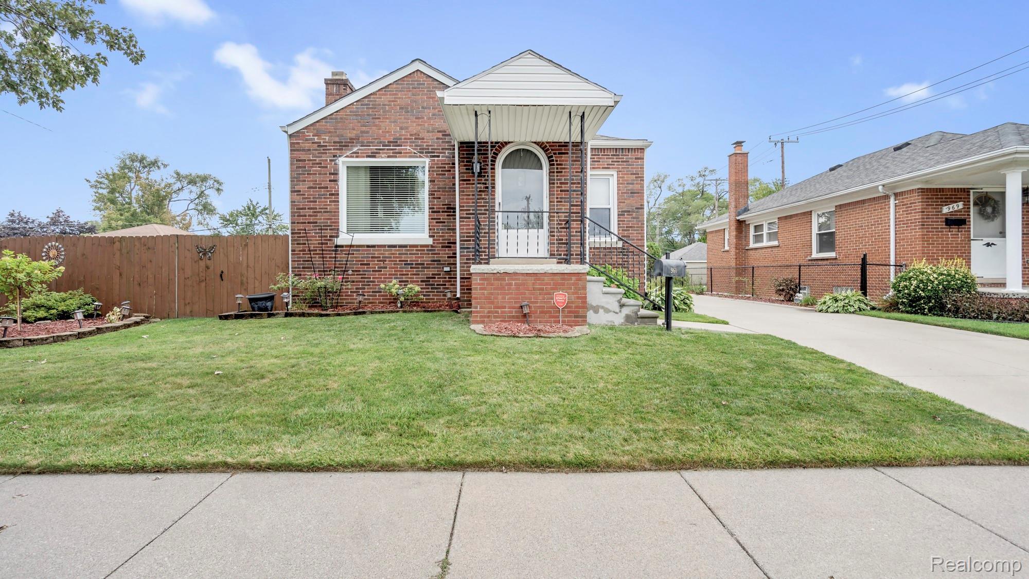 Capitol Ave, Lincoln Park, MI 48146 #1