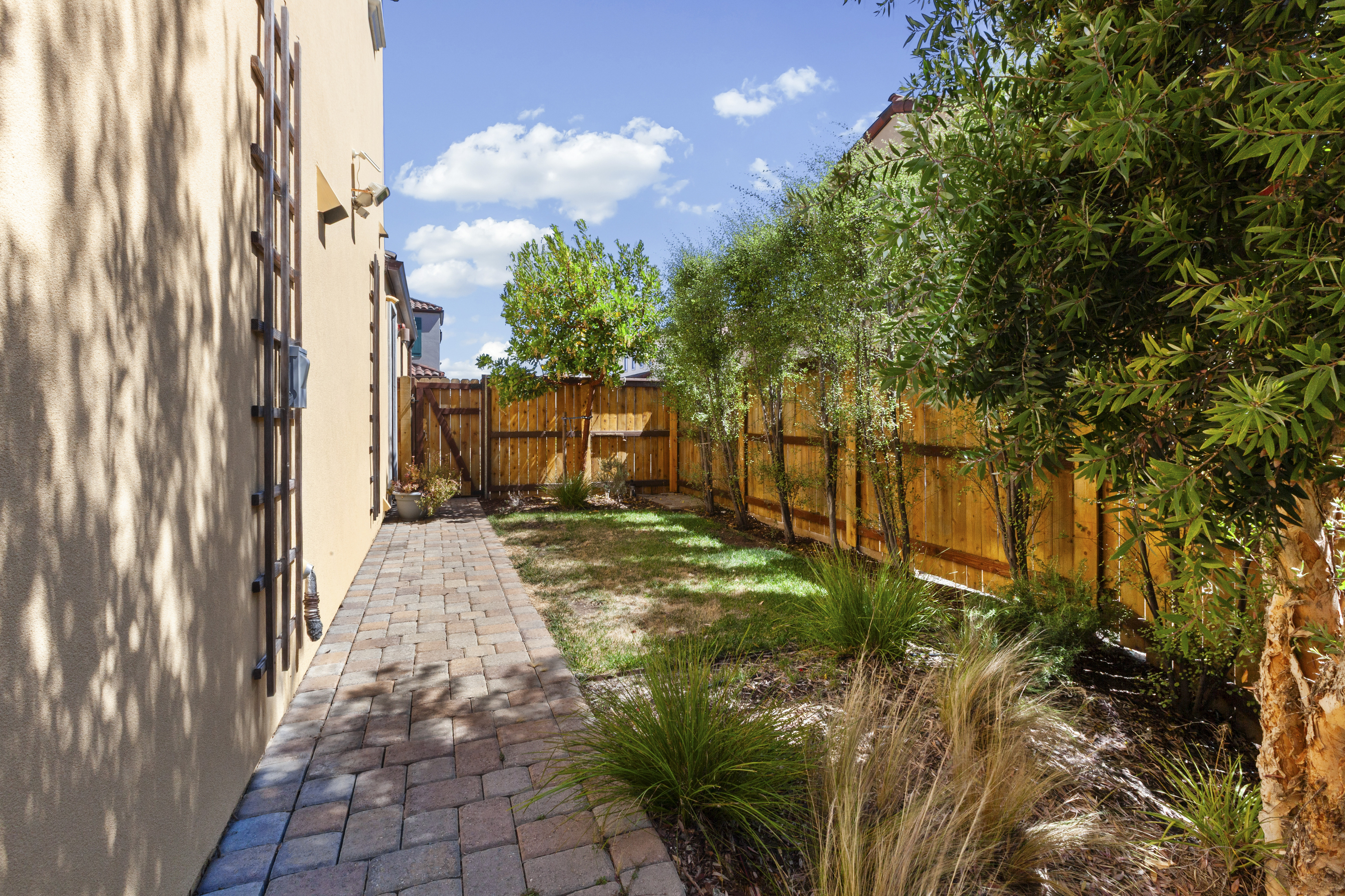  Elegant Hillside Living in Coveted Toscano - 物件實景
