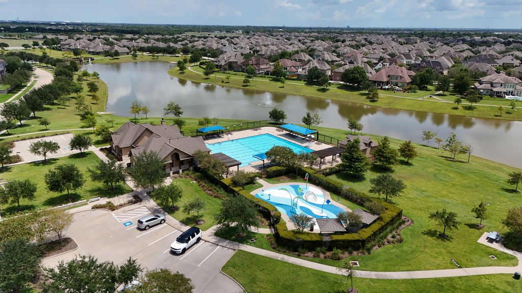 Friendswood, Texas, 77546, United States, 5 Bedrooms Bedrooms, ,6 BathroomsBathrooms,Residential,For Sale,1989691