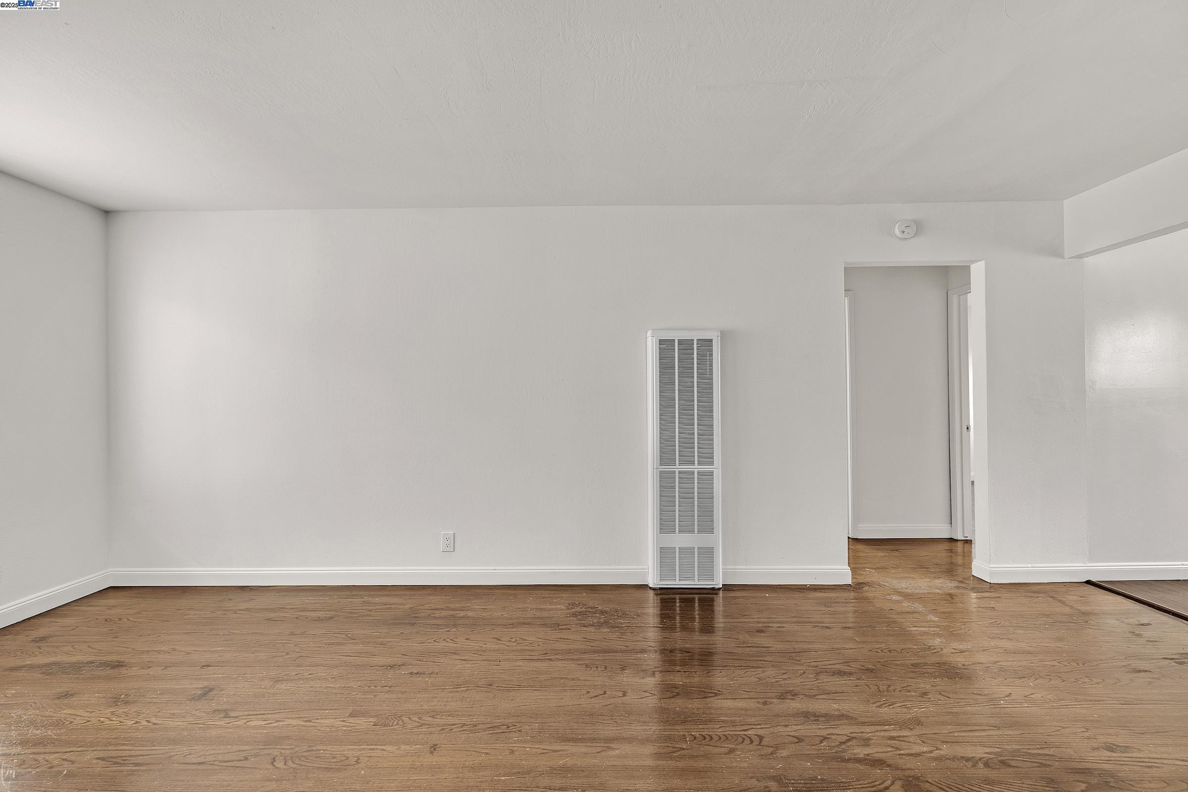 Oakland, California, 94605, United States, ,Residential,For Sale,2003092