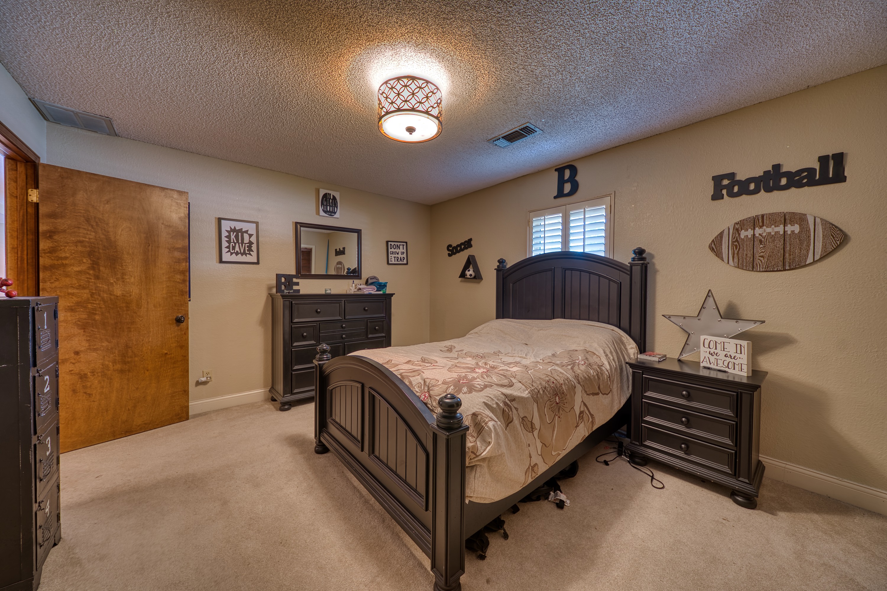 Carlsbad, New Mexico, 88220, United States, 4 Bedrooms Bedrooms, ,3 BathroomsBathrooms,Residential,For Sale,1974897