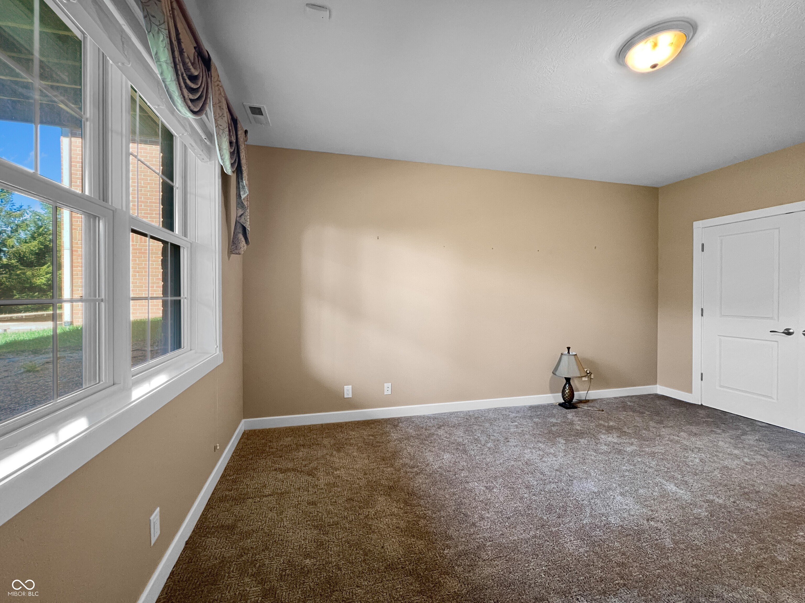 Columbus, Indiana, 47201, United States, 3 Bedrooms Bedrooms, ,3 BathroomsBathrooms,Residential,For Sale,1977125