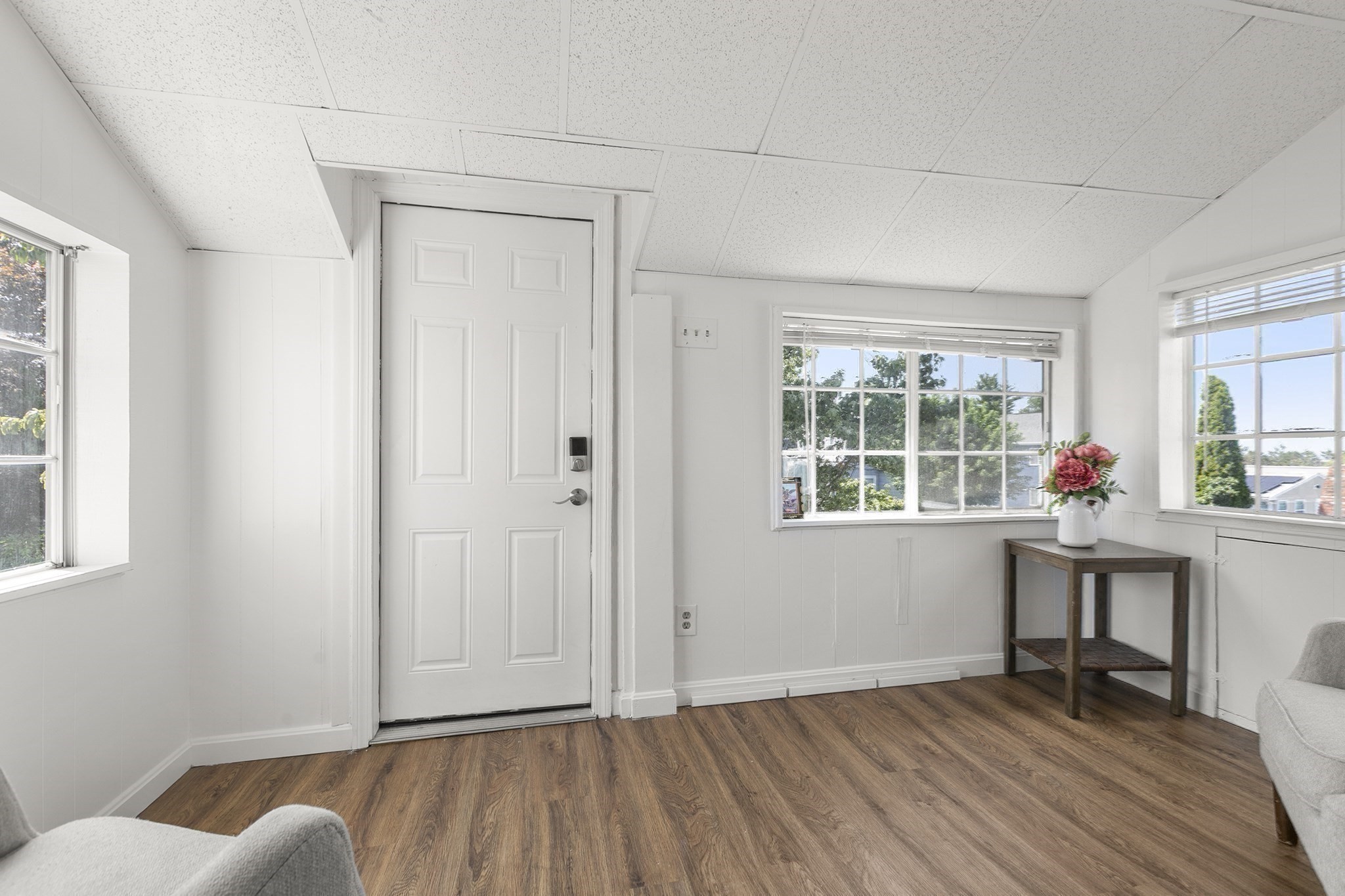 Revere, Massachusetts, 02151, United States, 5 Bedrooms Bedrooms, ,2 BathroomsBathrooms,Residential,For Sale,1974835