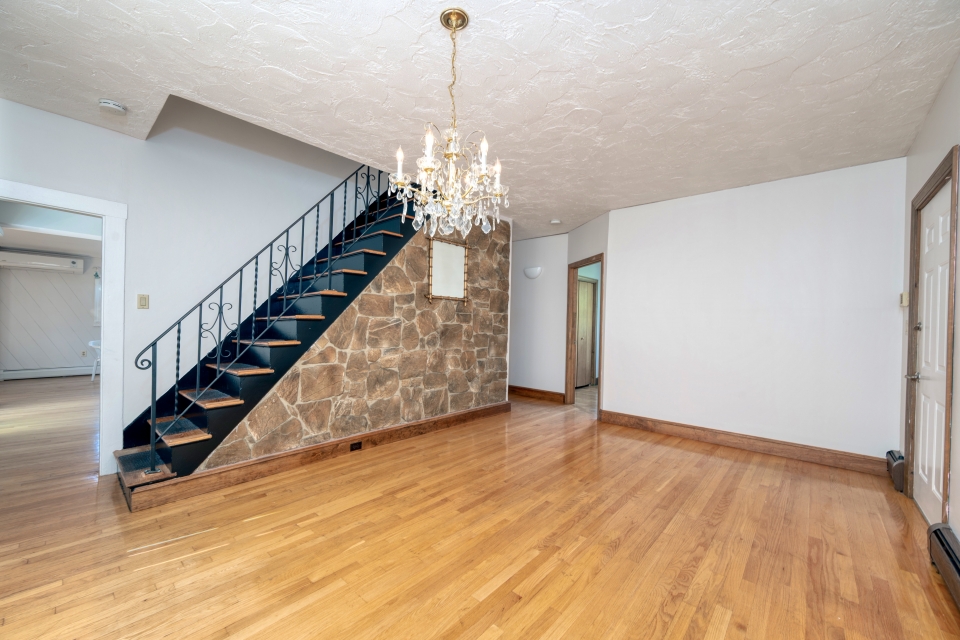 Hull, Massachusetts, 02045, United States, 6 Bedrooms Bedrooms, ,3 BathroomsBathrooms,Residential,For Sale,1978690