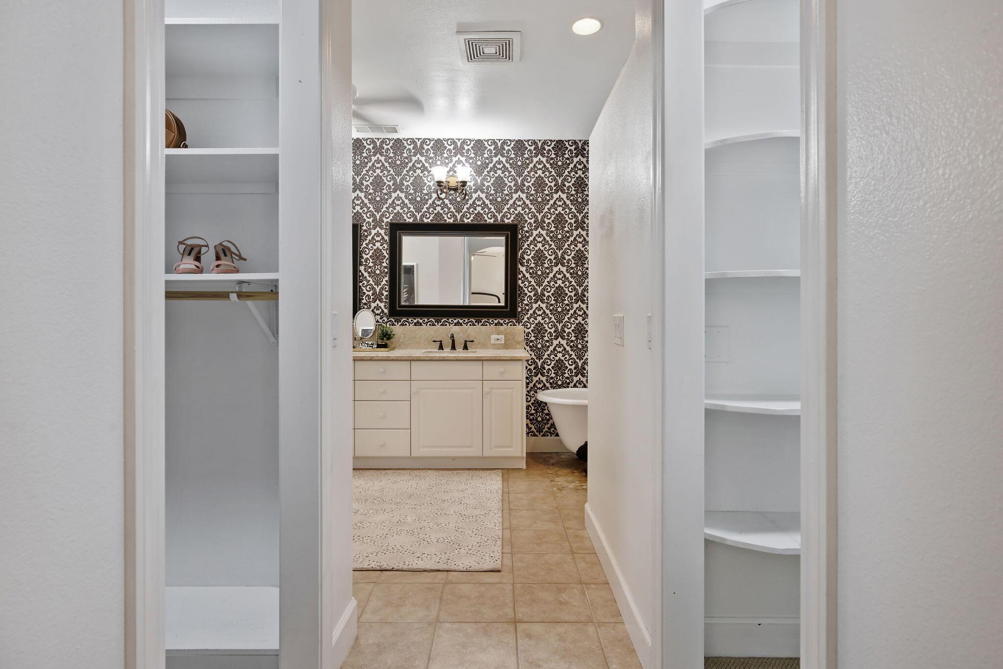 Visalia, California, 93277, United States, 3 Bedrooms Bedrooms, ,2 BathroomsBathrooms,Residential,For Sale,2048559