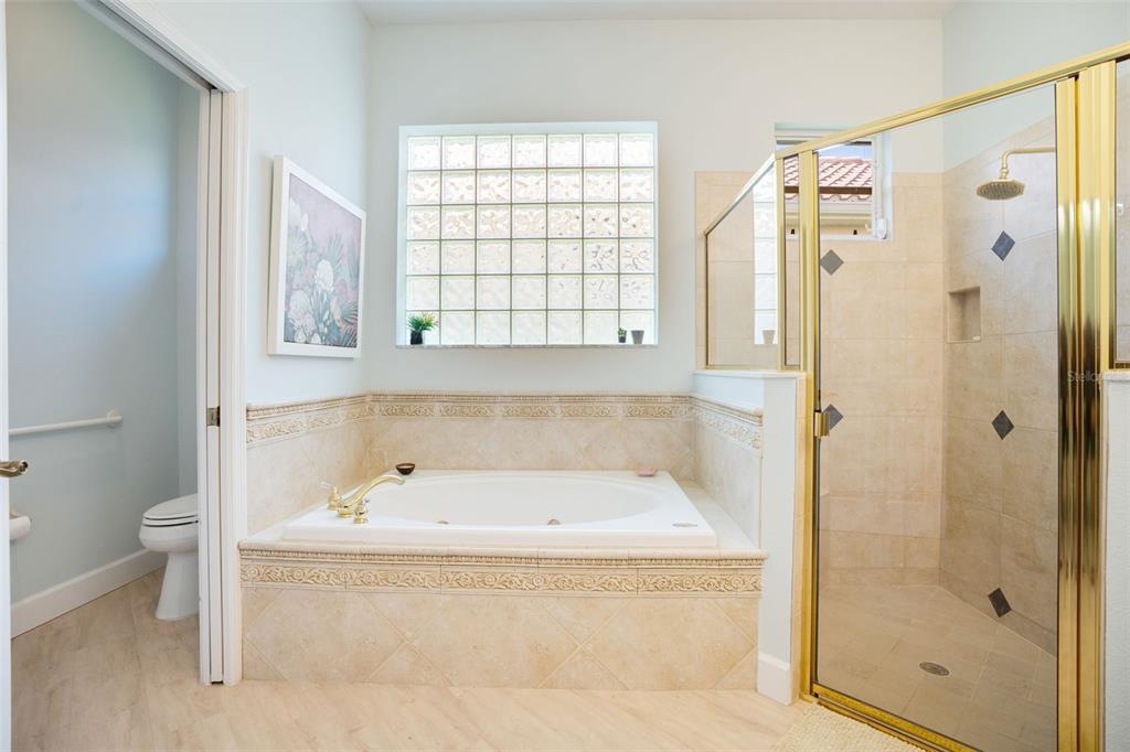 Sarasota, Florida, 34238, United States, 3 Bedrooms Bedrooms, ,2 BathroomsBathrooms,Residential,For Sale,1821154