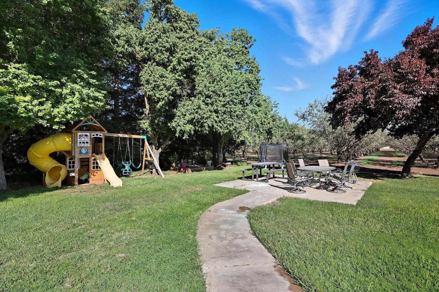 Le Grand, California, 95333, United States, 4 Bedrooms Bedrooms, ,3 BathroomsBathrooms,Residential,For Sale,1977955