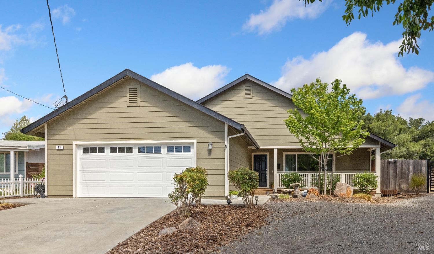 Petaluma, California, 94952, United States, 3 Bedrooms Bedrooms, ,2 BathroomsBathrooms,Residential,For Sale,1914314